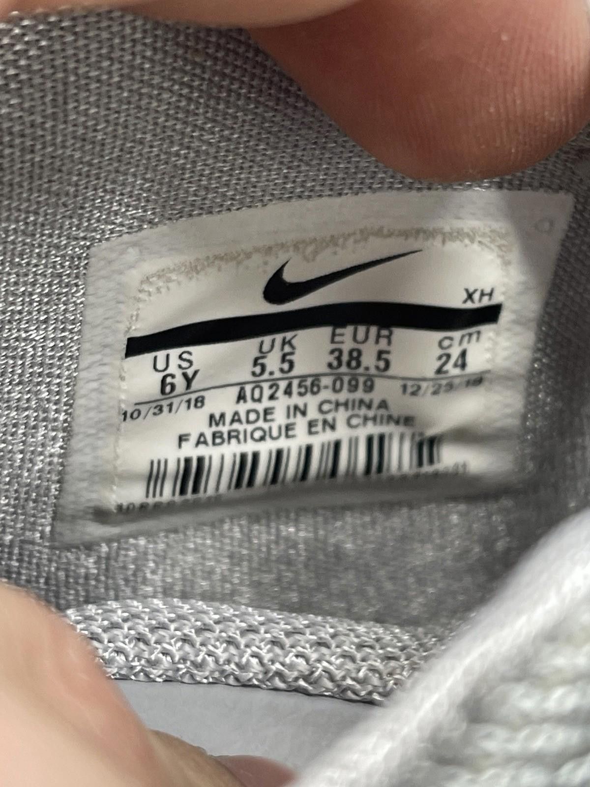 Nike Nike Kyrie 5 Sneakers Kids Size 6Y GS Grey Green AQ2456-099 Size US 6 / EU 39 - 10 Thumbnail