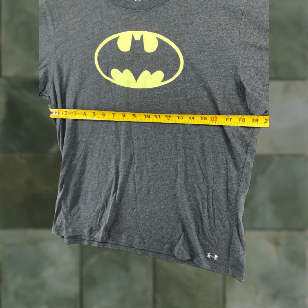 Under Armour Under Armour Womens Shirt XL Gray Batman HeatGear Crew Neck Short Sleeve Pullover Slim Fit Regular Size T-Shirt Comics Logo Size XL / US 12-14 / IT 48-50 - 1 Thumbnail