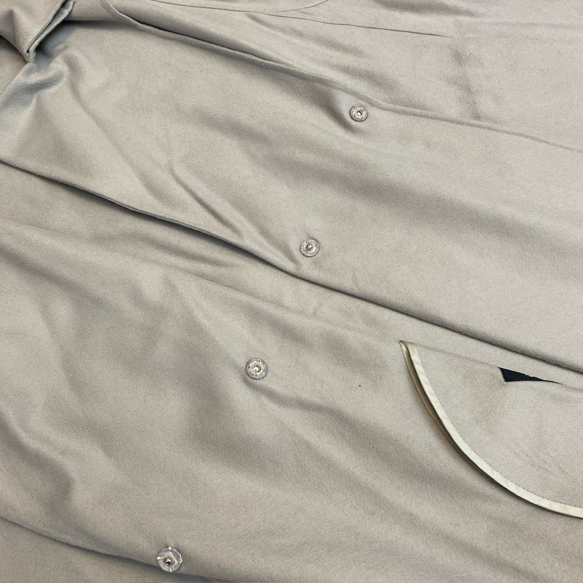 Giorgio Armani Giorgio Armani Cashmere Light Gray Over Coat Size L / US 10 / IT 46 - 5 Thumbnail