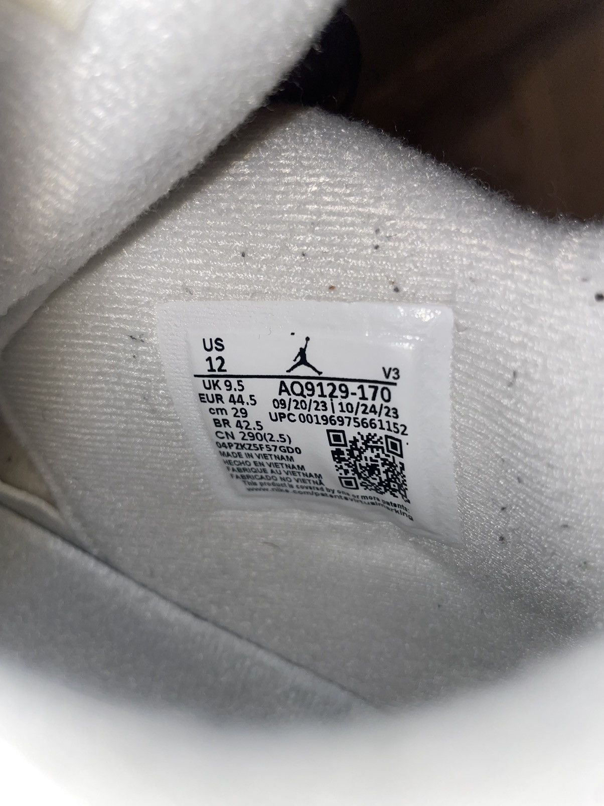 Jordan Brand WMNS Jordan 4 Retro 'Metallic Gold' Size US 10 / EU 43 - 15 Thumbnail