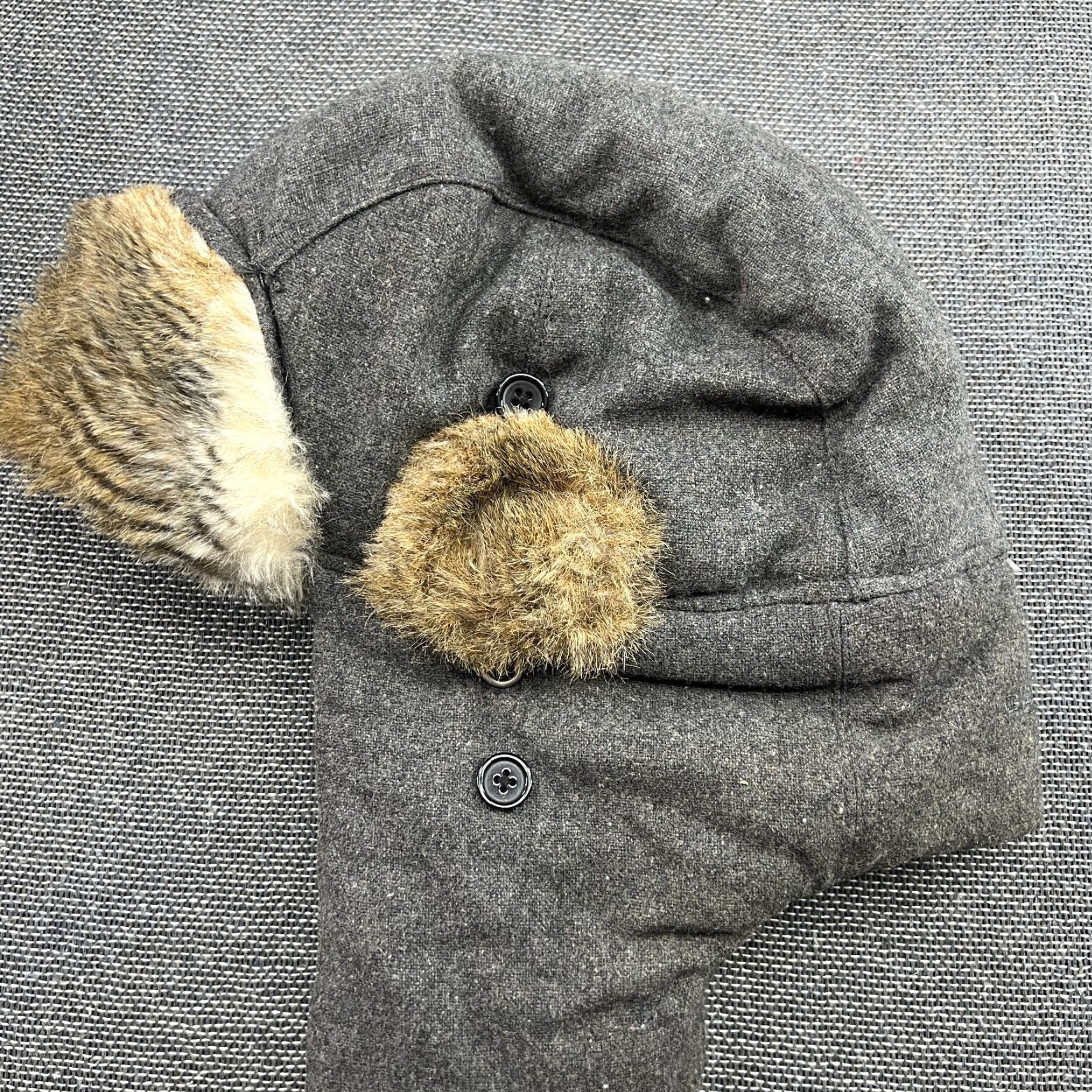 Gant GANT Trapper Hat Wool Viscose Blend Gray Ushanka Ear Flap L-XL Tartan Lining Unisex Adults Wool Viscose Blend Gray Trapper Hat Ladys Mens? Size ONE SIZE - 6 Thumbnail