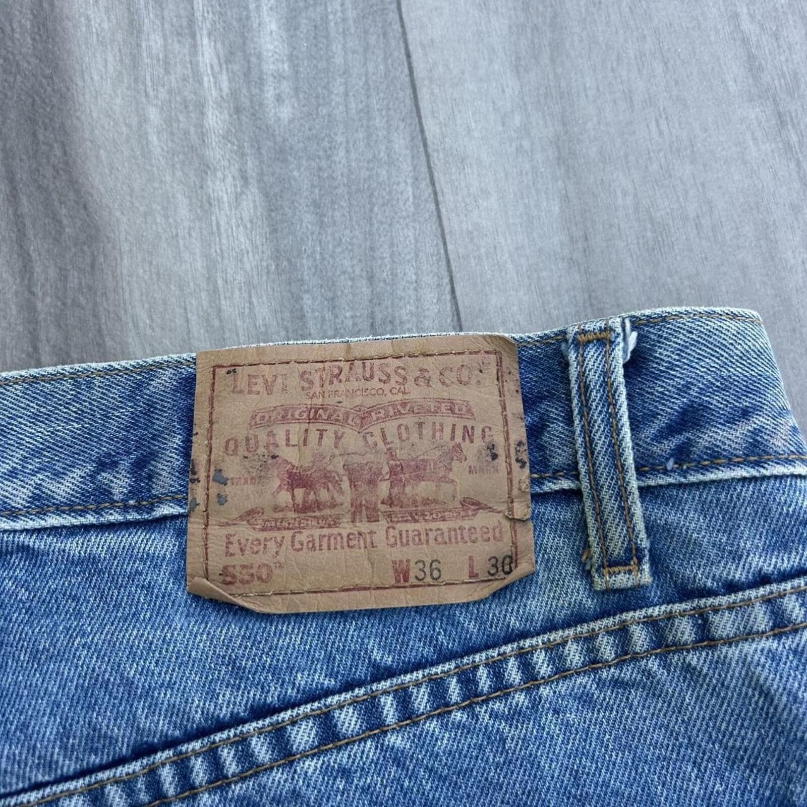 Levi's Vintage 90’s Levi’s 550 Lightwash Jeans Paper tag 36/30 Size US 36 / EU 52 - 4 Thumbnail