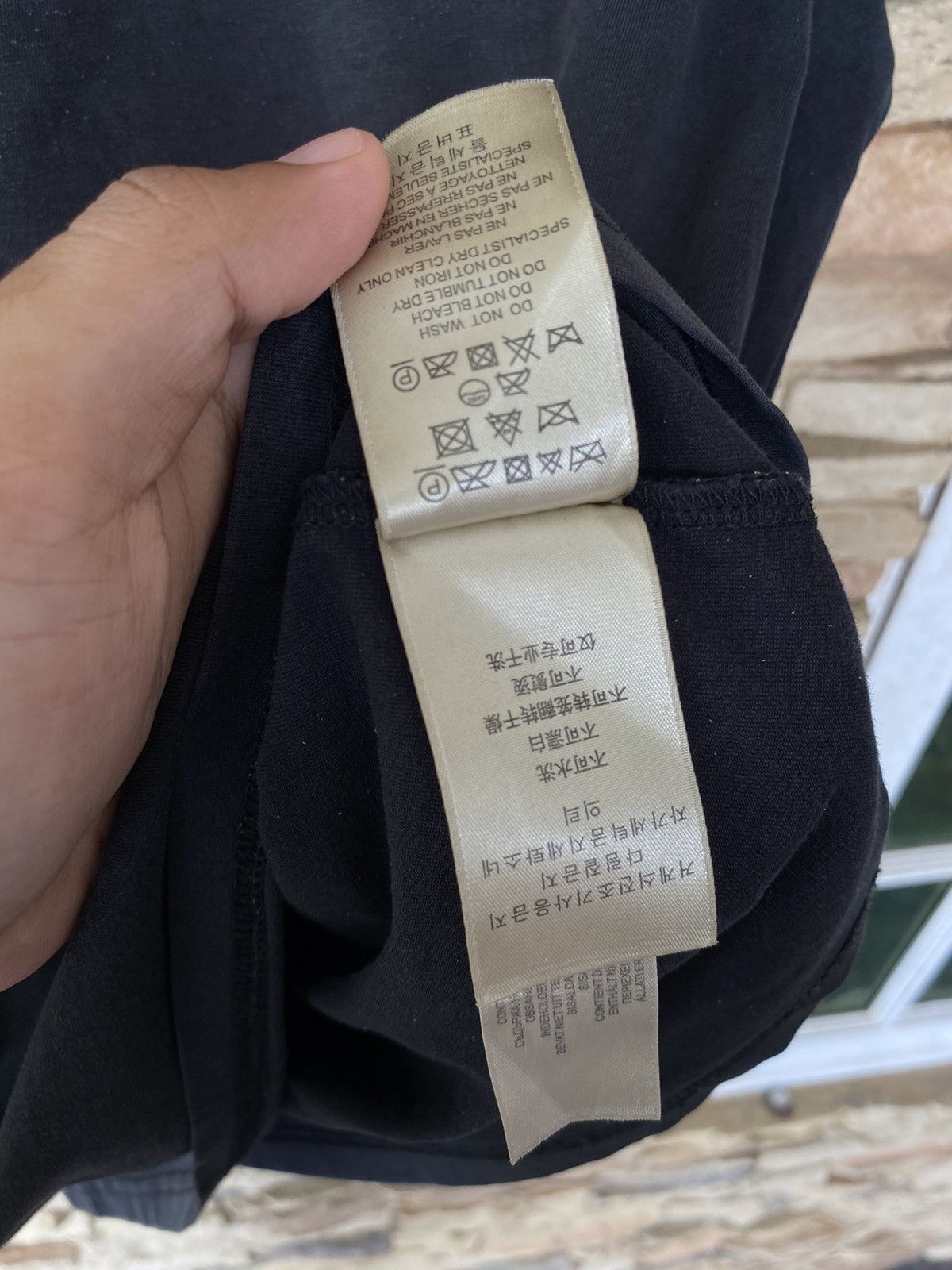 Burberry Rare Burberry London England Made In Scotland Plain Tees Size US L / EU 52-54 / 3 - 9 Thumbnail