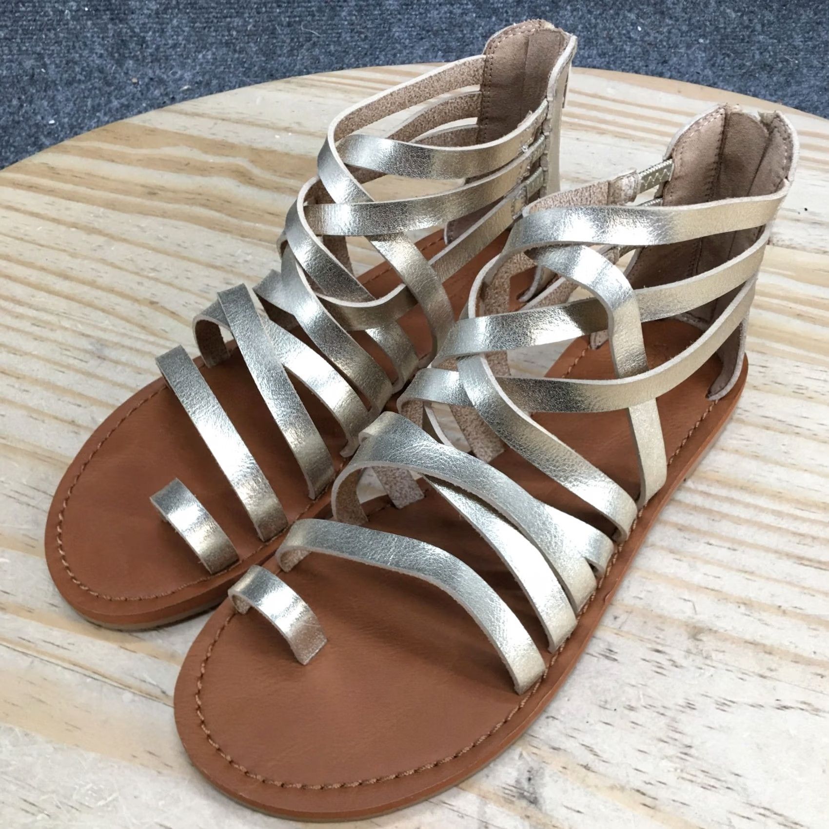 Vintage Universal Thread Sandals Womens 6 Gold Gladiator Strappy Back Zip Casual NEW Size US 6 / IT 36 - 4 Thumbnail