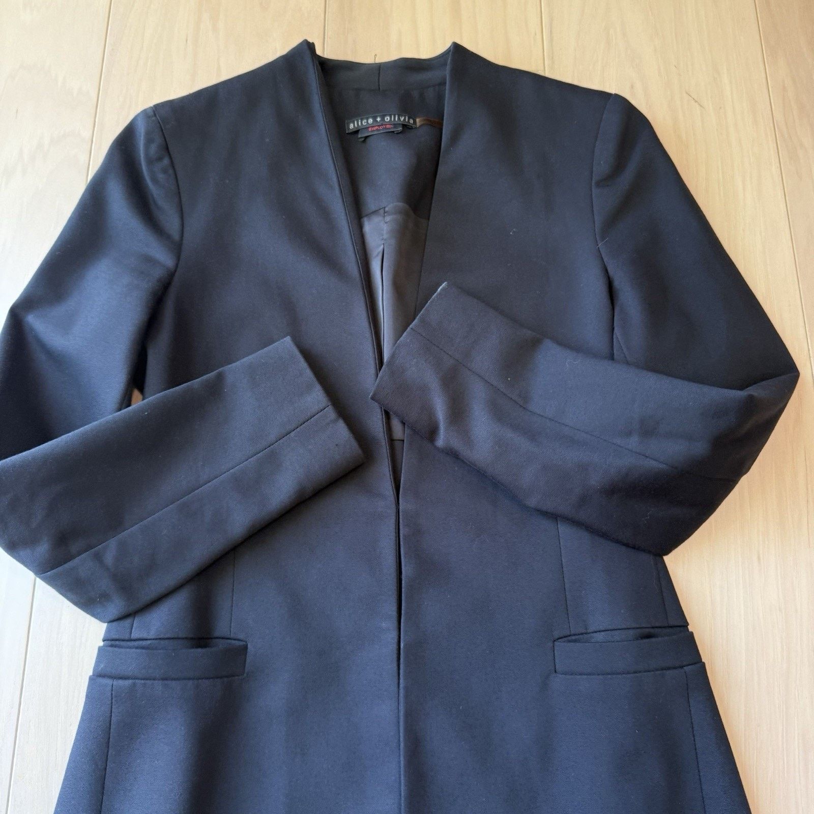 Alice + Olivia Alice Olivia Blazer Women's 2 Designer Bergdorf Goodman Size XS / US 0-2 / IT 36-38 - 4 Thumbnail