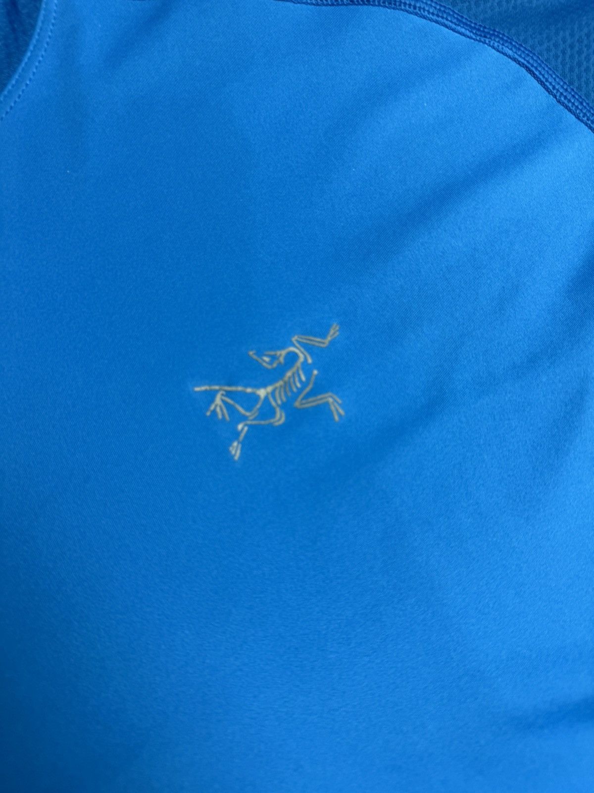 Arc'teryx Arcteryx T-shirt small logo y2k size L Size US L / EU 52-54 / 3 - 4 Thumbnail