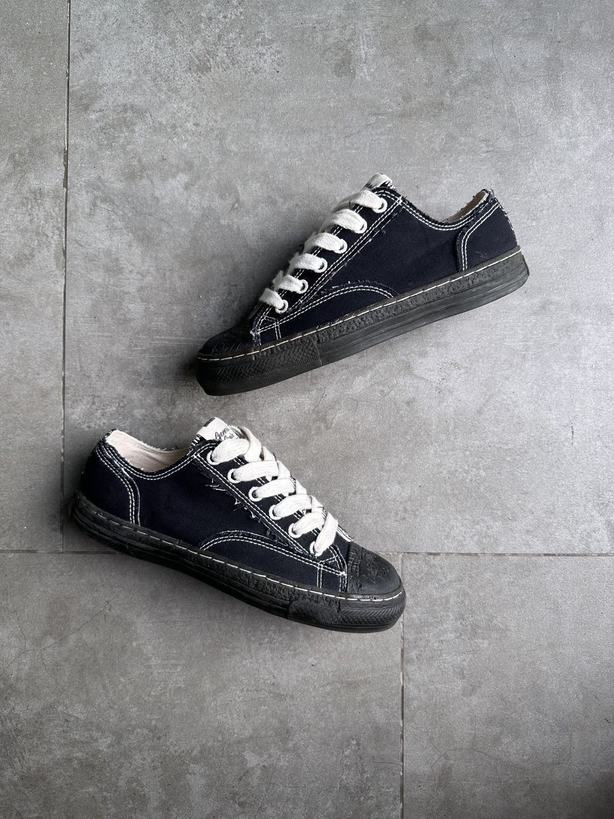 MAISON MIHARA YASUHIRO MMY GENERAL SCALE LOW TOP SNEAKERS