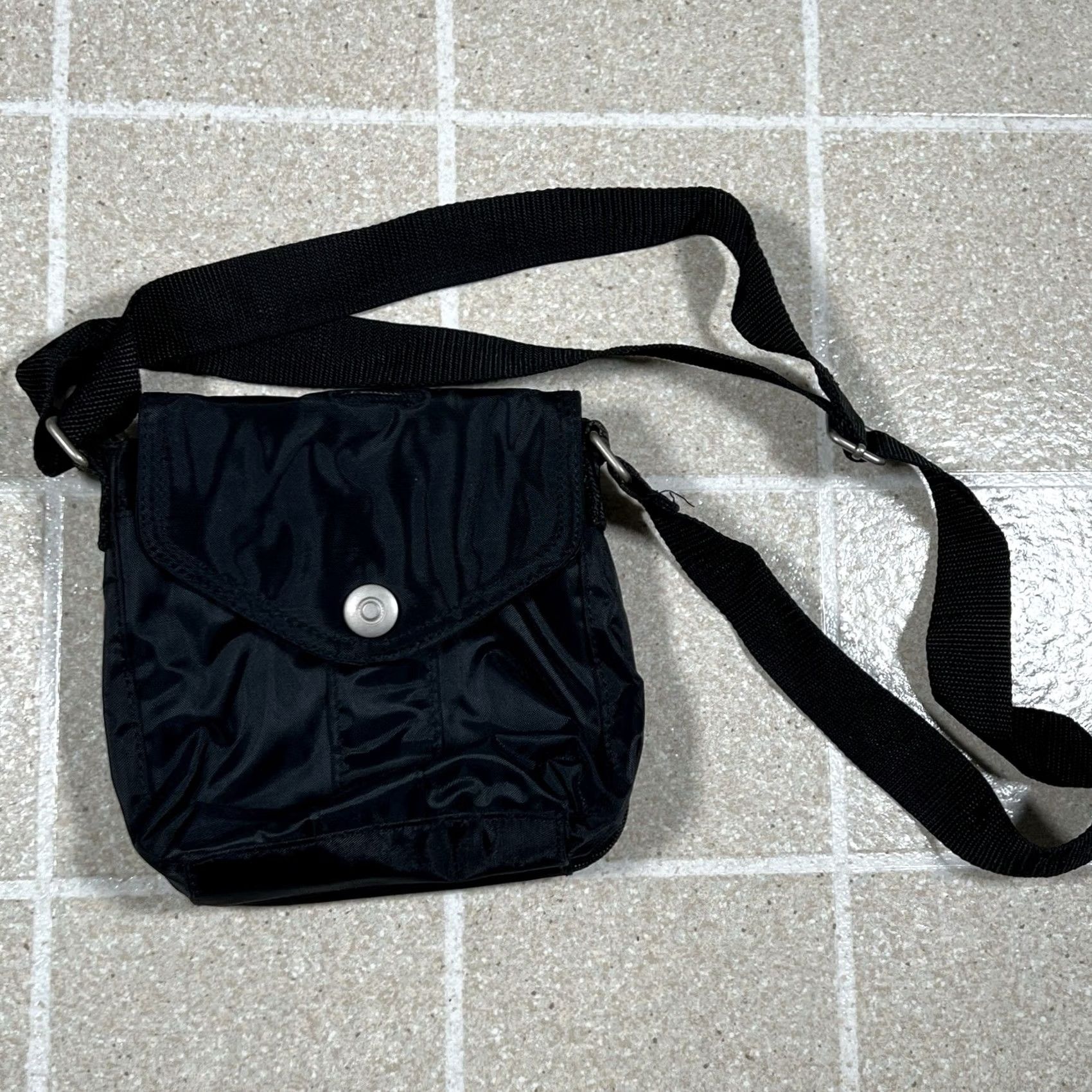 Vintage Women Bag Crossbody Nylon Black Purse Messenger Purse Women’s Black Nylon Crossbody Bag Messenger Bag Purse Size ONE SIZE - 2 Thumbnail