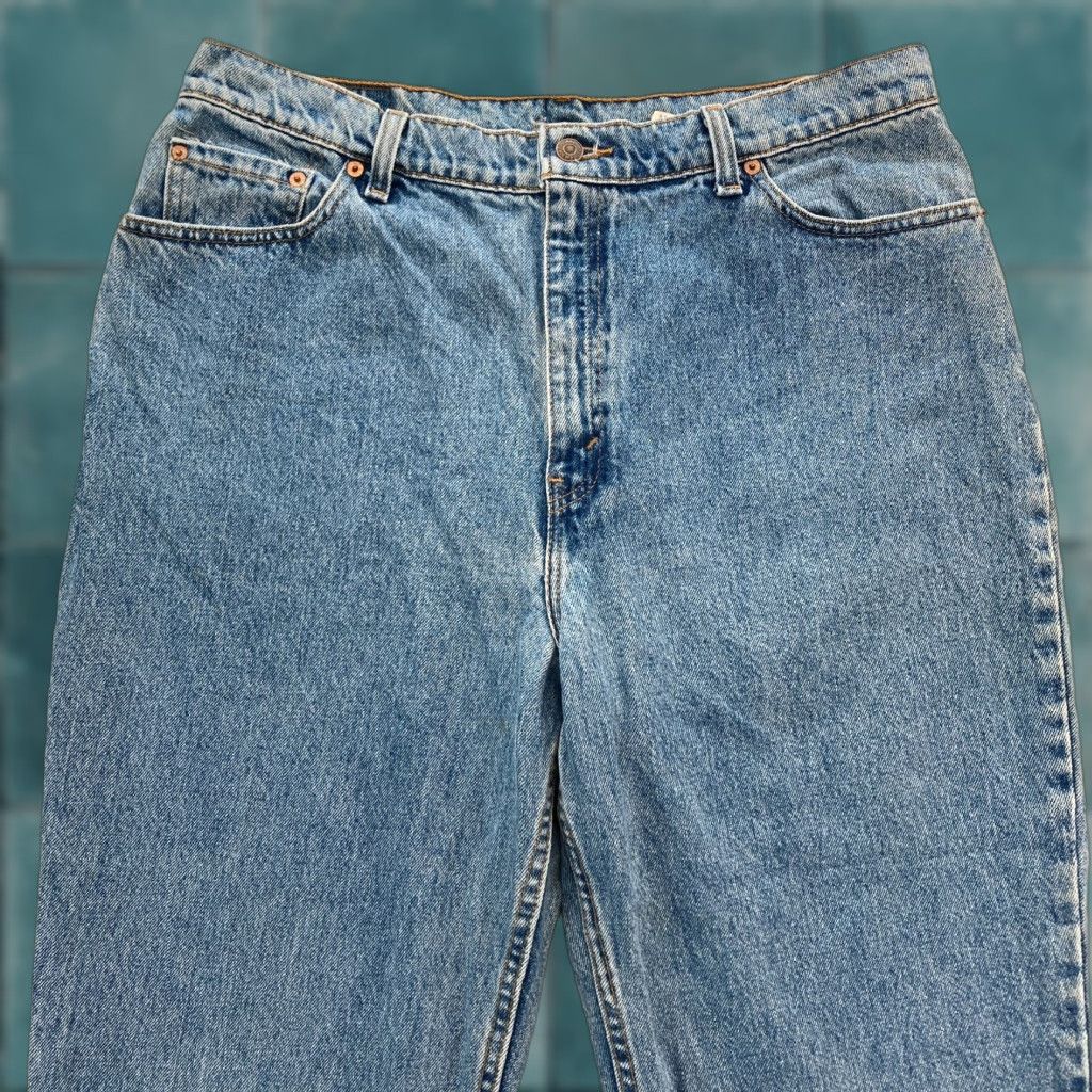 Levi's Vintage Levi's 550 Jeans Women's 18W Relaxed Tapered Blue Denim 1998 USA 5-Pocket 30in Inseam Jeans Womens Boys Girls Mens Size 40" / US 18 - 1 Thumbnail