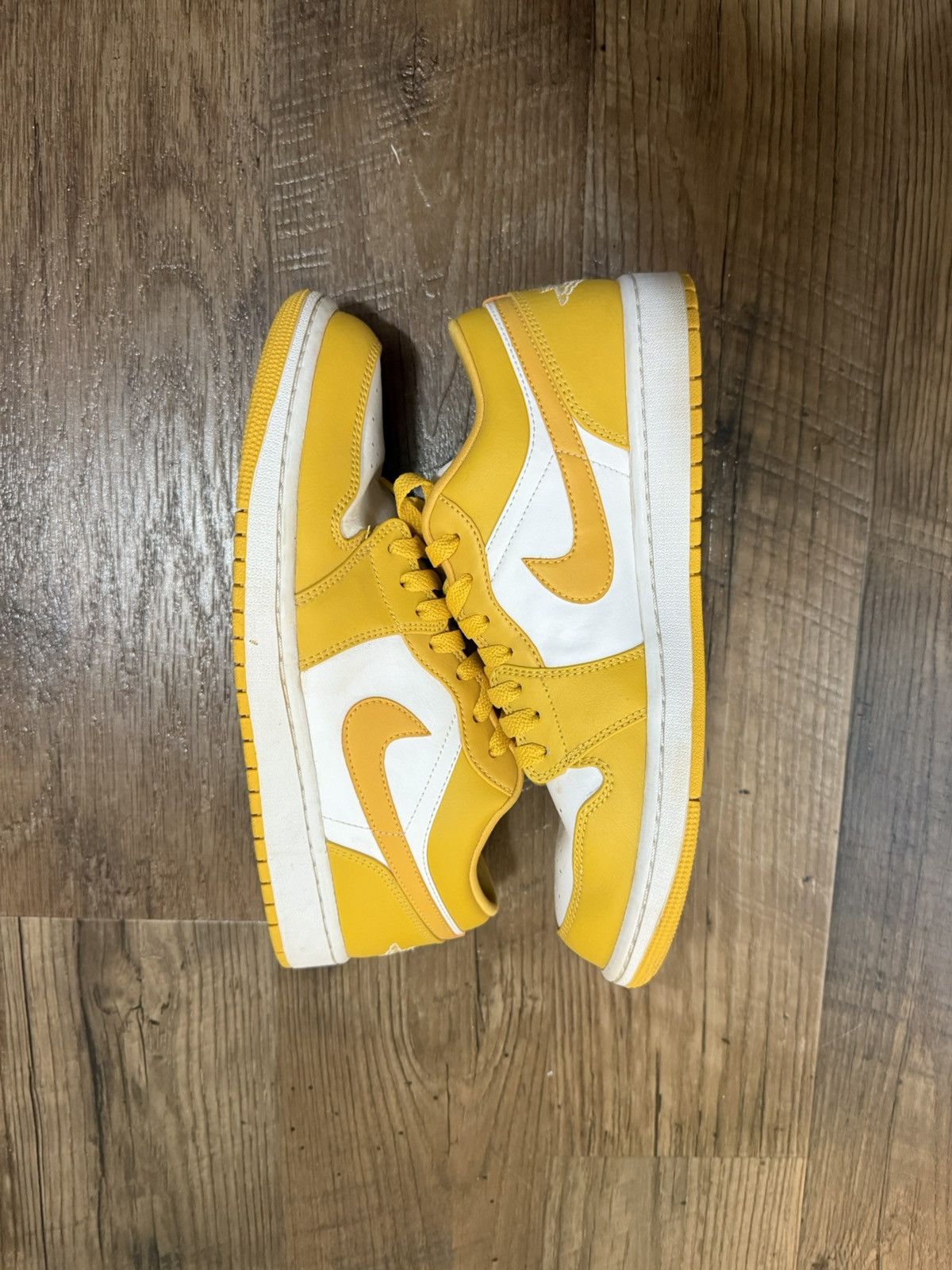 Jordan Brand Jordan 1 Low Pollen Size US 10.5 / EU 43-44 - 5 Thumbnail