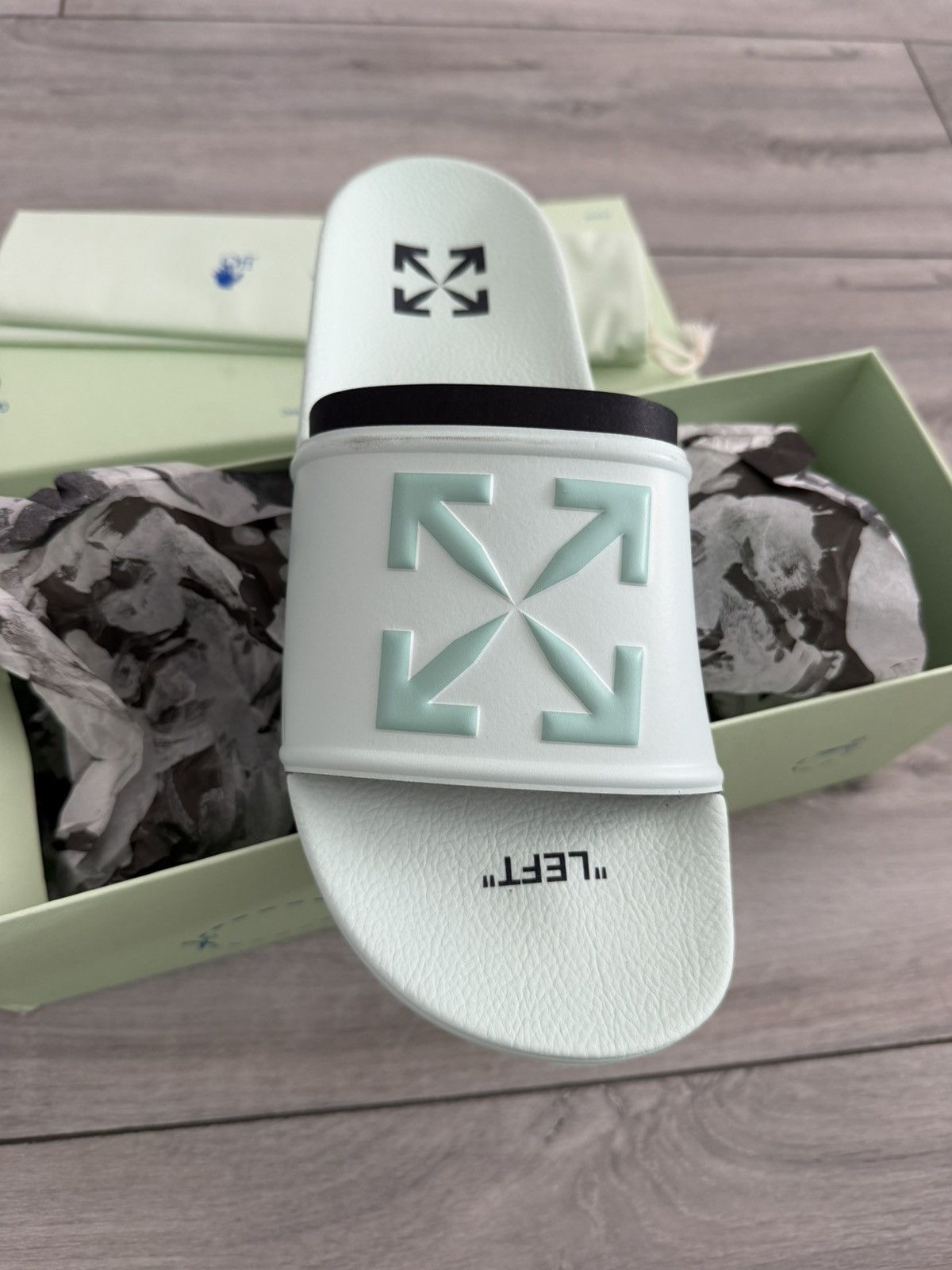 Off-White Off-white Arrow slider, mint green 9 Size US 9 / EU 42 - 3 Thumbnail