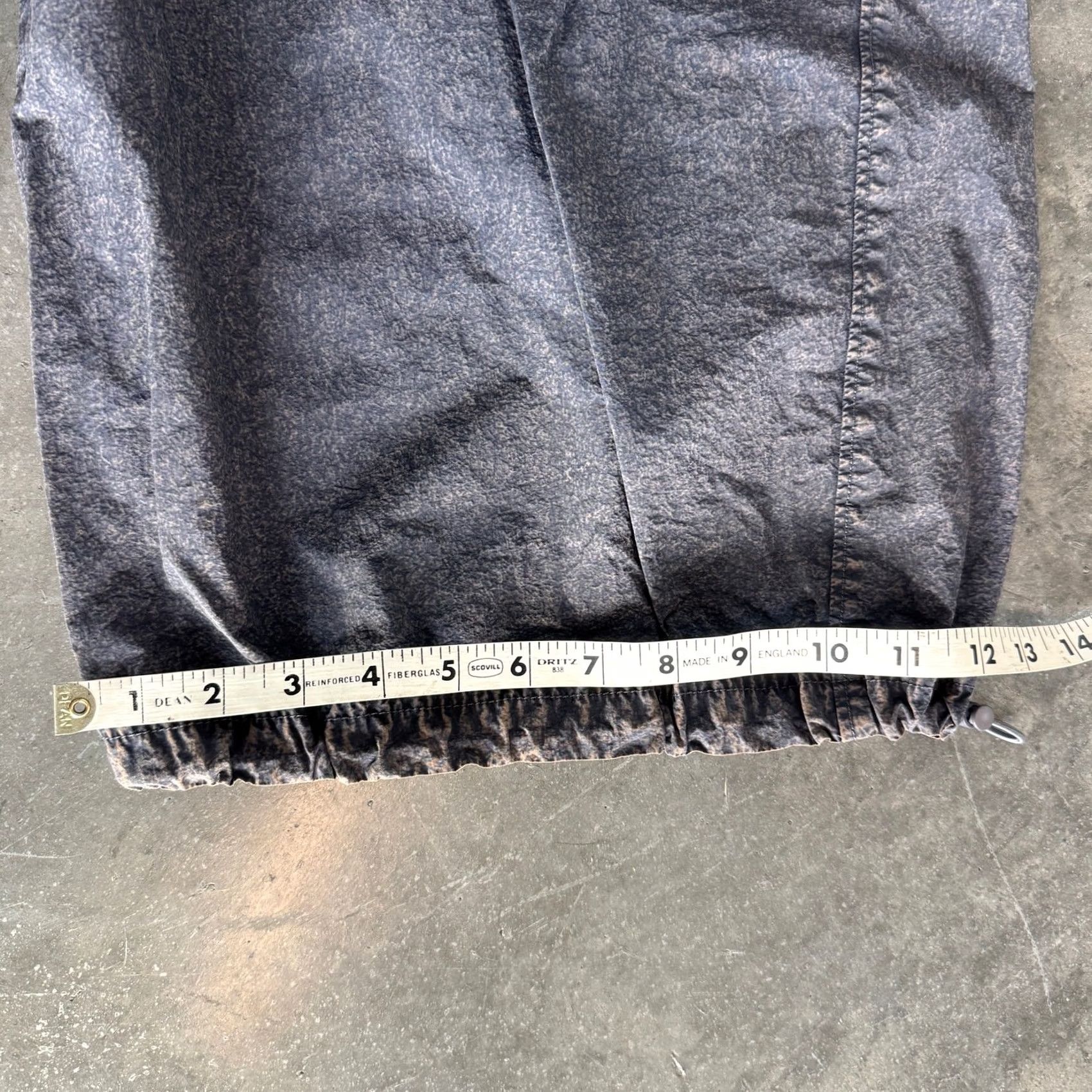 Urban Outfitters VINTAGE Urban Outfitters Baggy Flare Puffer Parachute Pants Dark Grey Small Ladies Womens Pants Size 28" / US 6 / IT 42 - 6 Thumbnail