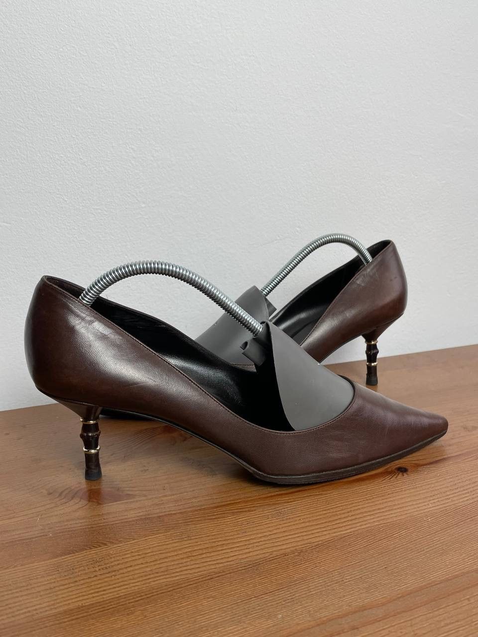 Gucci × Vintage Gucci Vintage Brown Bamboo Leather Pumps Luxury Brand Size US 8 / IT 38 - 1 Thumbnail