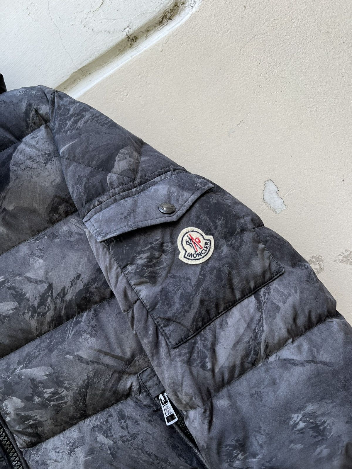 Moncler MONCLER HYMALAY Size US M / EU 48-50 / 2 - 6 Thumbnail