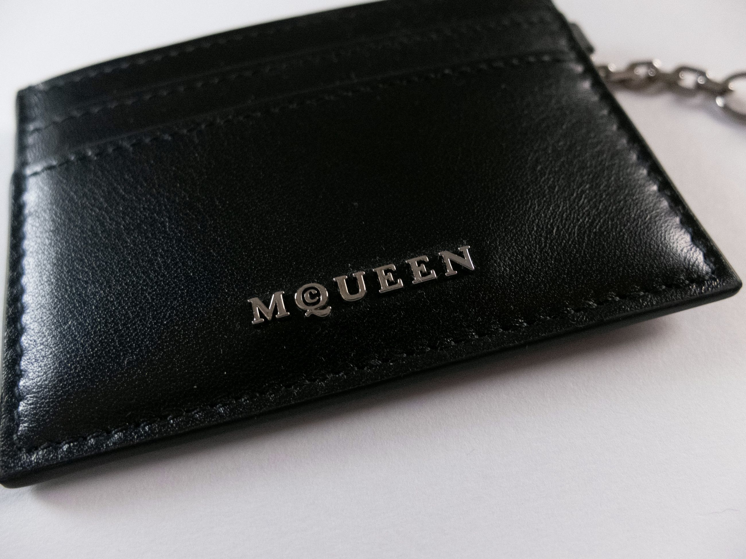 Alexander McQueen ALEXANDER MCQUEEN black T-bar leather card holder with chain Size ONE SIZE - 2 Thumbnail