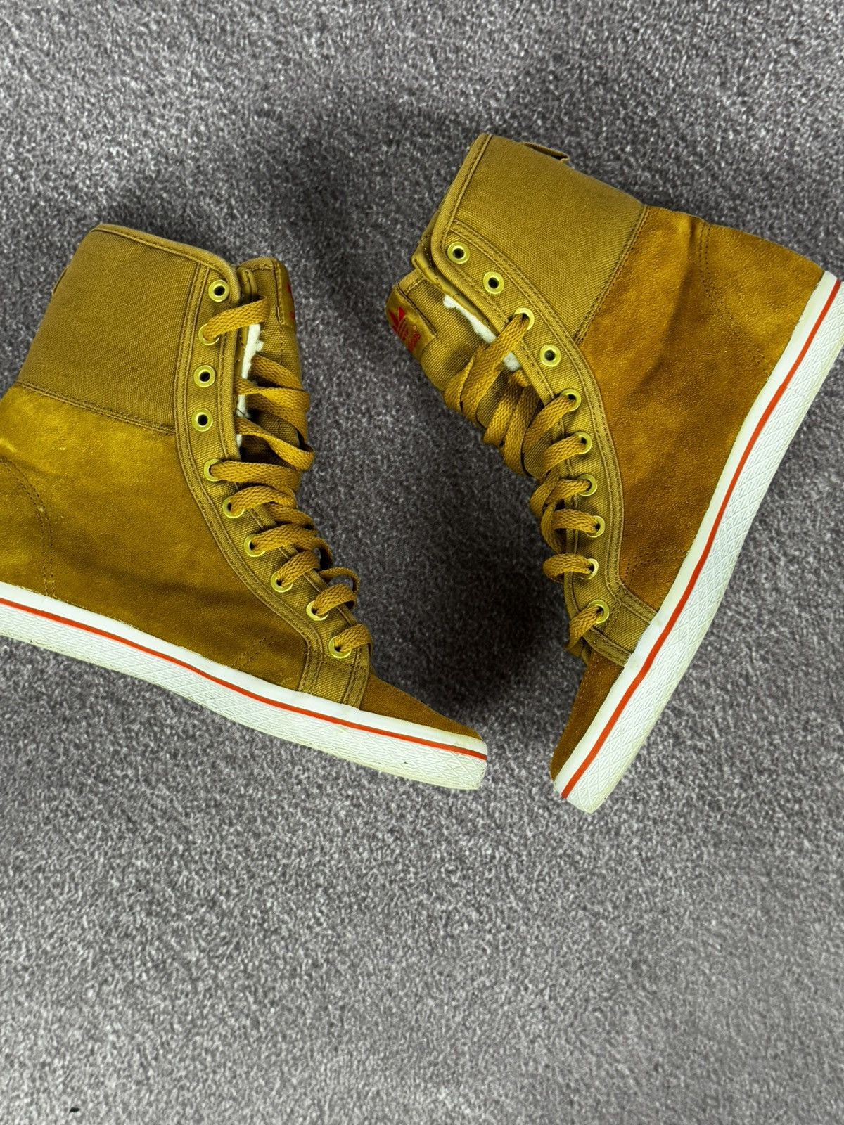 Adidas Y2K 00s Aesthetic Adidas Glamour Faux Fur Hi-Top Sneakers Size US 8 / IT 38 - 9 Thumbnail