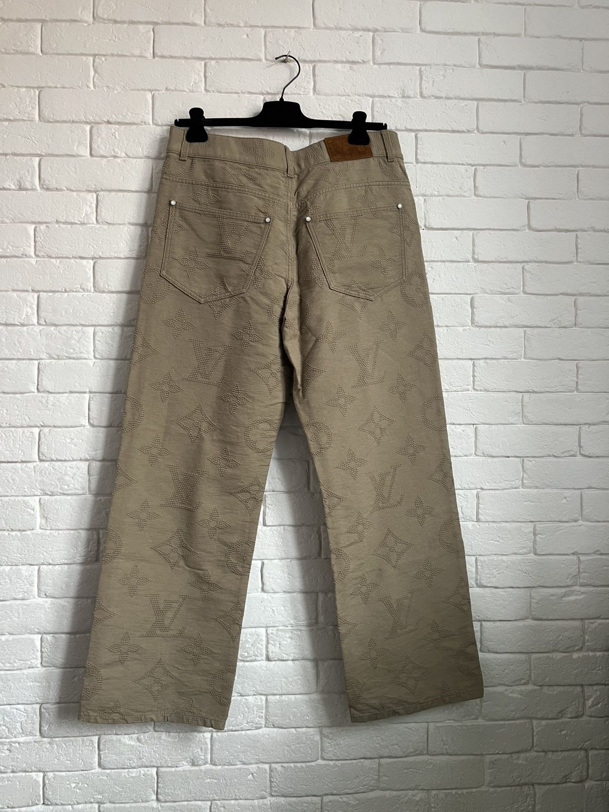 Louis Vuitton Louis Vuitton emroided skate pants Size US 36 / EU 52 - 4 Thumbnail