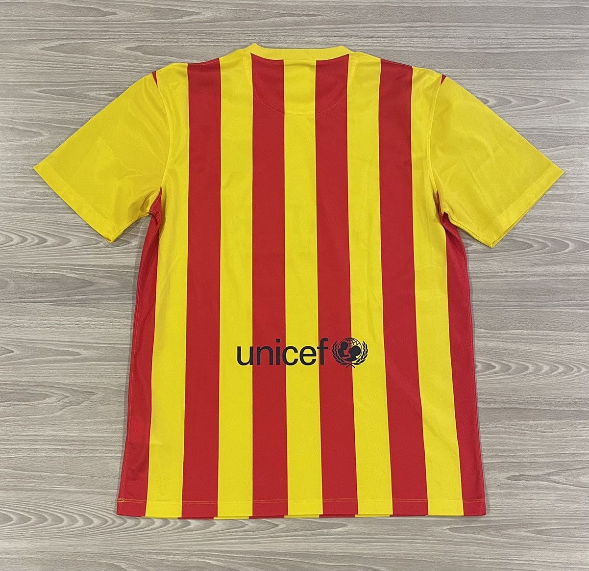 Nike Nike 2013/14 FC Barcelona Soccer Jersey Men’s Size Medium Size US M / EU 48-50 / 2 - 8 Thumbnail