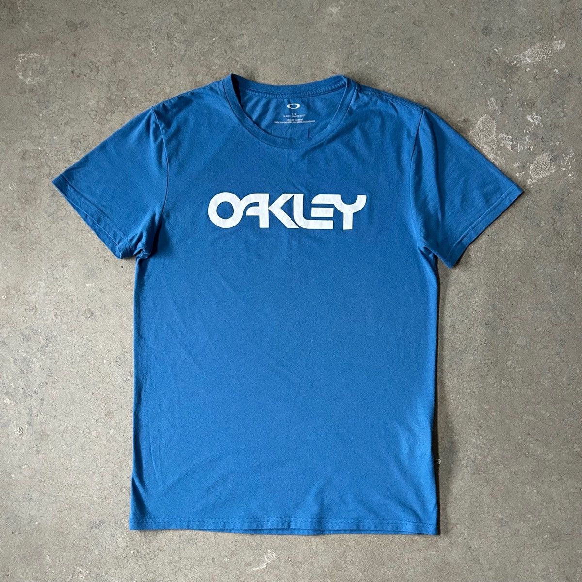 Oakley Oakley Ocean Blue Spell Out Logo Tee - Slim Fit - Size L Size US L / EU 52-54 / 3 - 1 Thumbnail