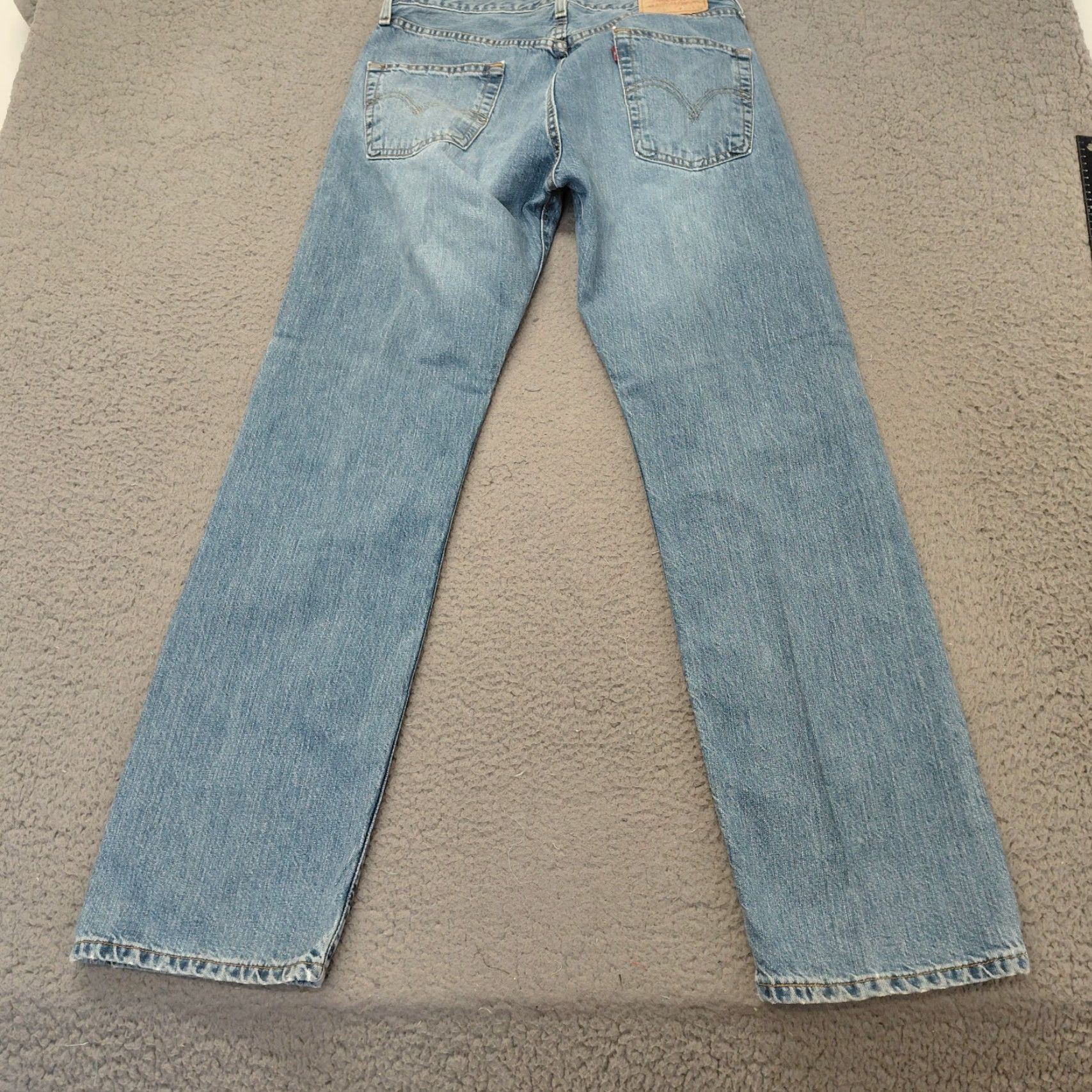 Levi's VINTAGE Levi's 501 Jeans Mens 33x32 Blue Denim Button Fly Y2K 02/05 Act 31x32 Classic Straight 5-Pocket Size US 33 - 2 Thumbnail