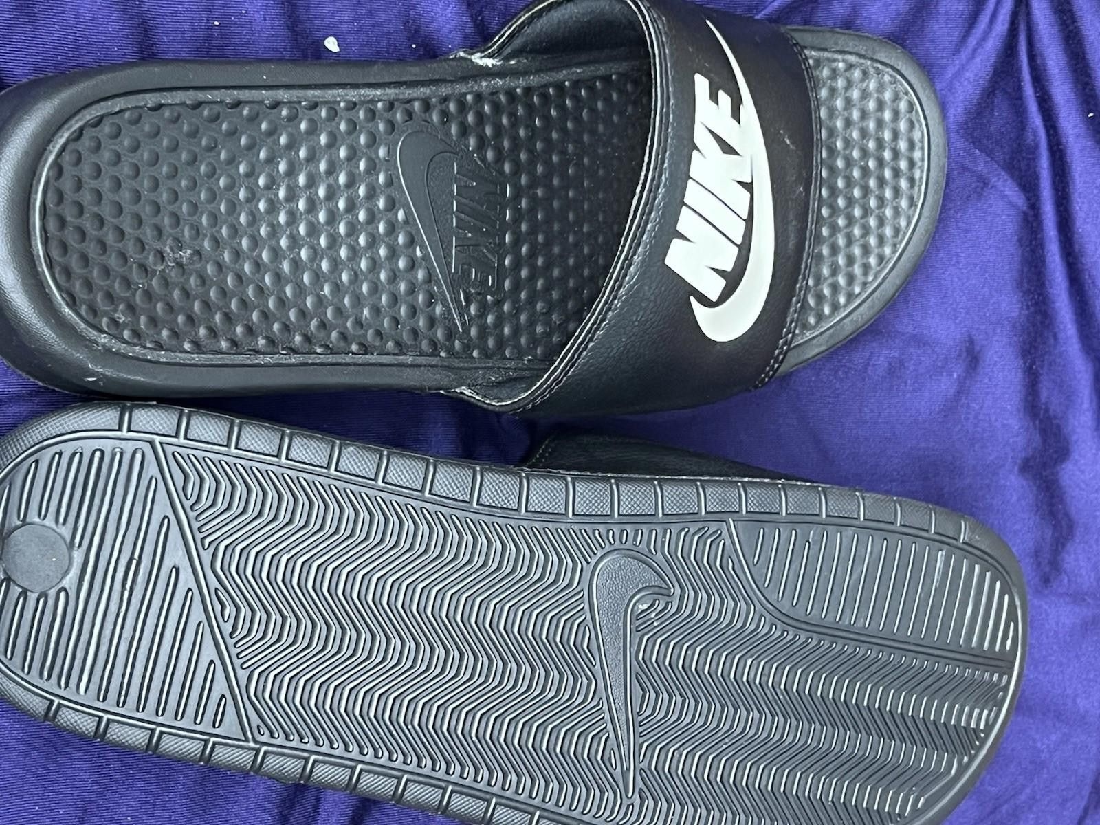 Nike Nike Benassi 12 JDI Black/White Men Slides Sandal 343880090 Size US 12 / EU 45 - 9 Thumbnail