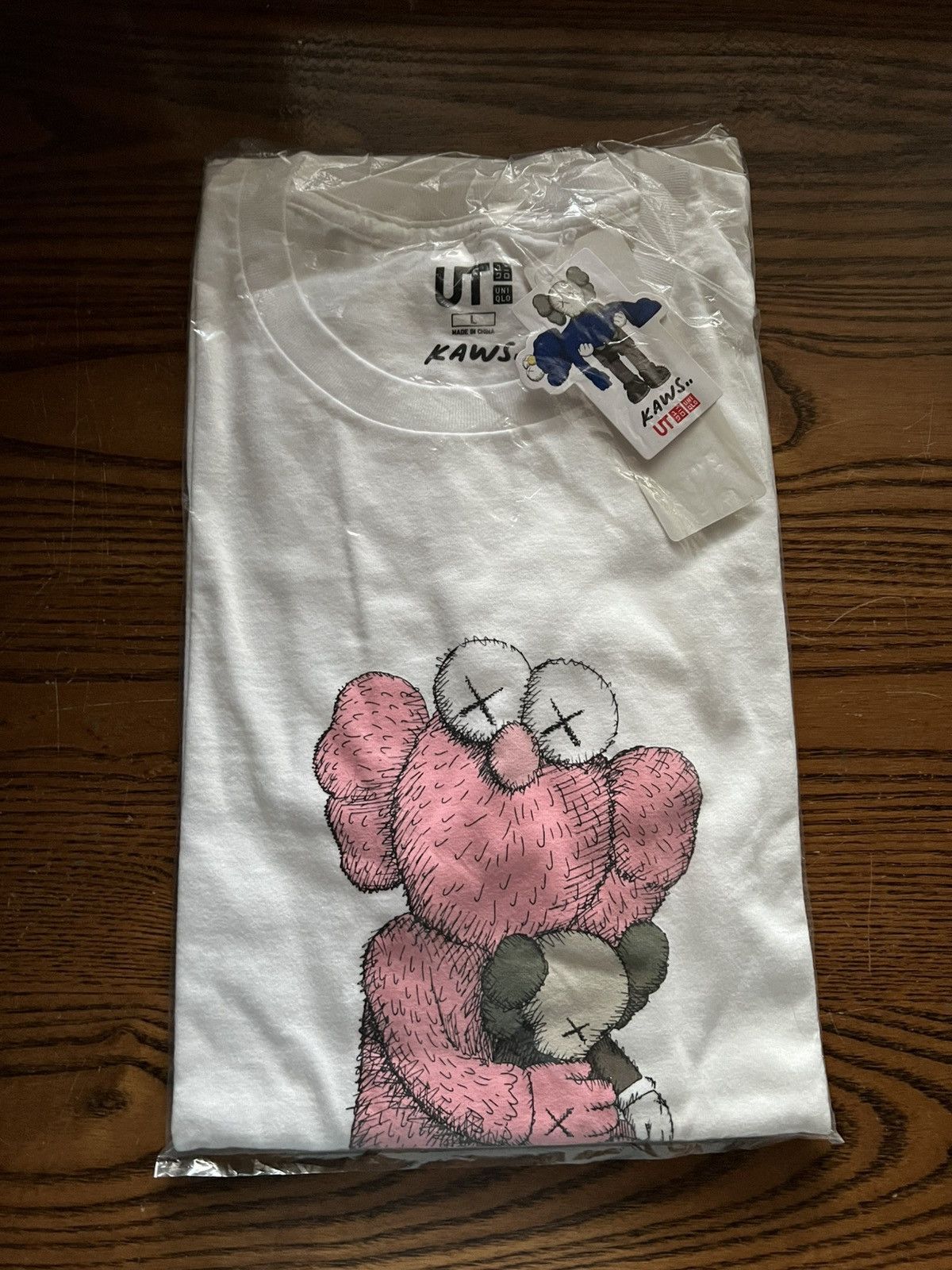 Kaws × Uniqlo Kaws / Uniqlo BFF Tee Size US L / EU 52-54 / 3 - 1 Thumbnail