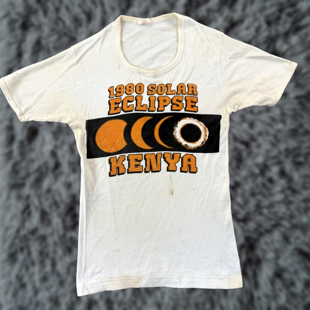 Vintage VINTAGE Kenya Solar Eclipse Shirt Adult Small White Short Sleeve 80s Outdoor USA Shirt Mens White 80s Kenya Shirt Size US S / EU 44-46 / 1 - 1 Thumbnail