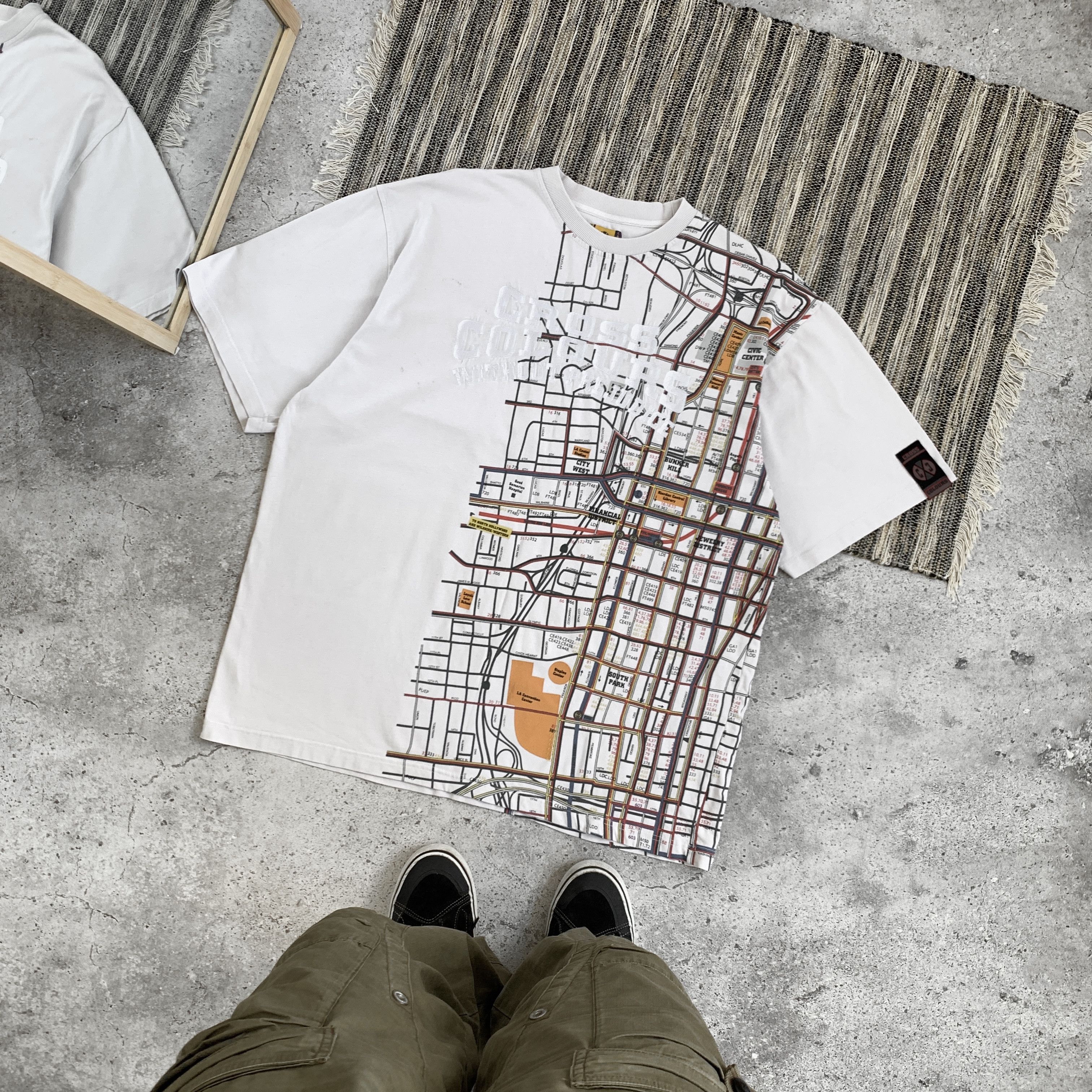 Cross Colours Vintage Cross Colours 90s Graphic Map White Tee Shirt Size US XXL / EU 58 / 5 - 1 Thumbnail
