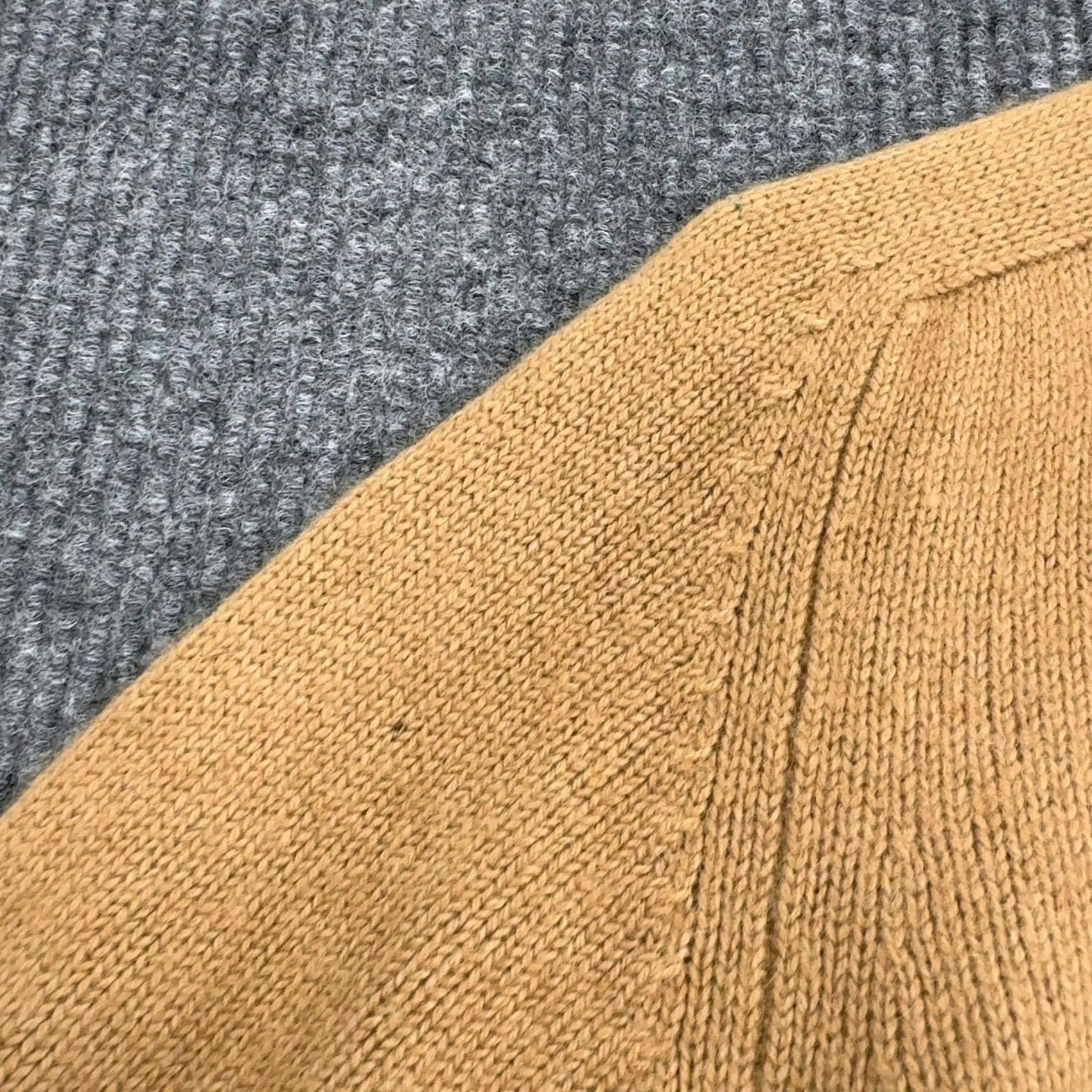 Camel VINTAGE Alan Paine Sweater Mens Camel Vneck Luxury 100 Camelhair Made in England Size US M / EU 48-50 / 2 - 3 Thumbnail