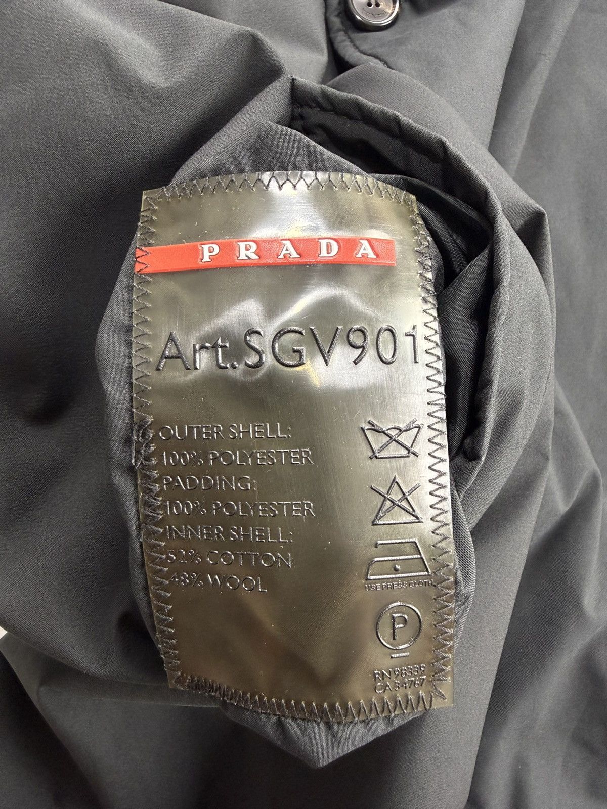 Prada Prada Black Tab Padded Reversible Coat Size US M / EU 48-50 / 2 - 12 Thumbnail