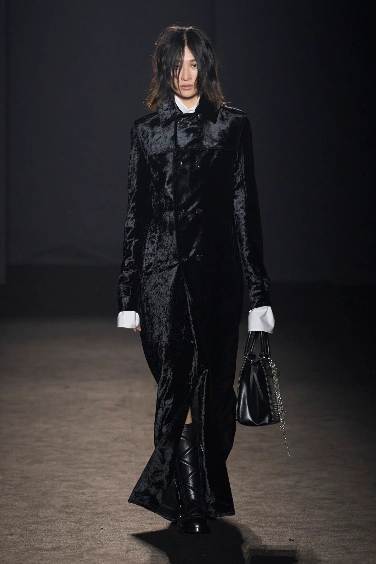 Ann Demeulemeester Ann Demeulemeester velvet coat Size S / US 4 / IT 40 - 8 Thumbnail