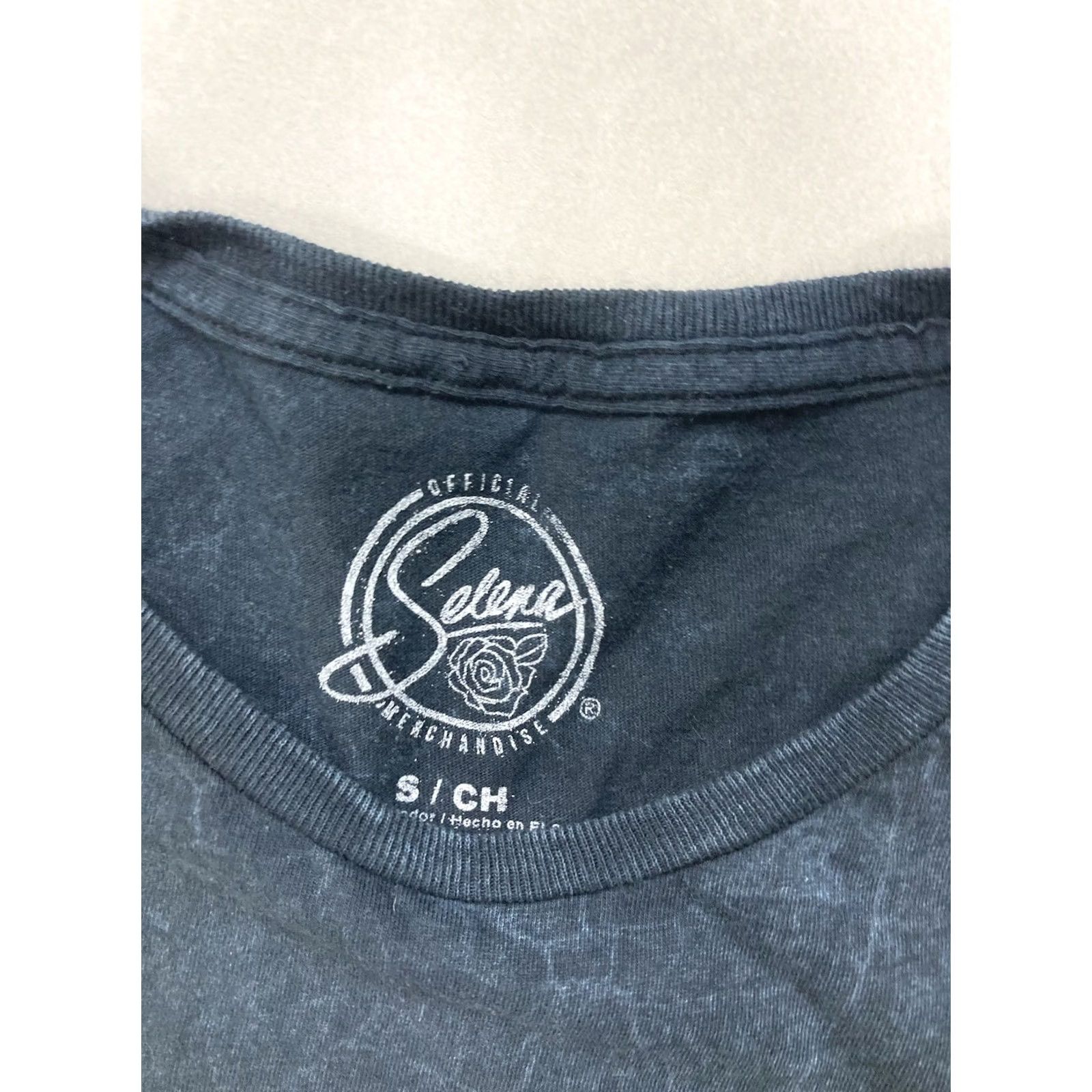 Vintage VINTAGE Selena Graphic T-shirt Women Small Black Wash Short Sleeve Music Size S / US 4 / IT 40 - 4 Thumbnail
