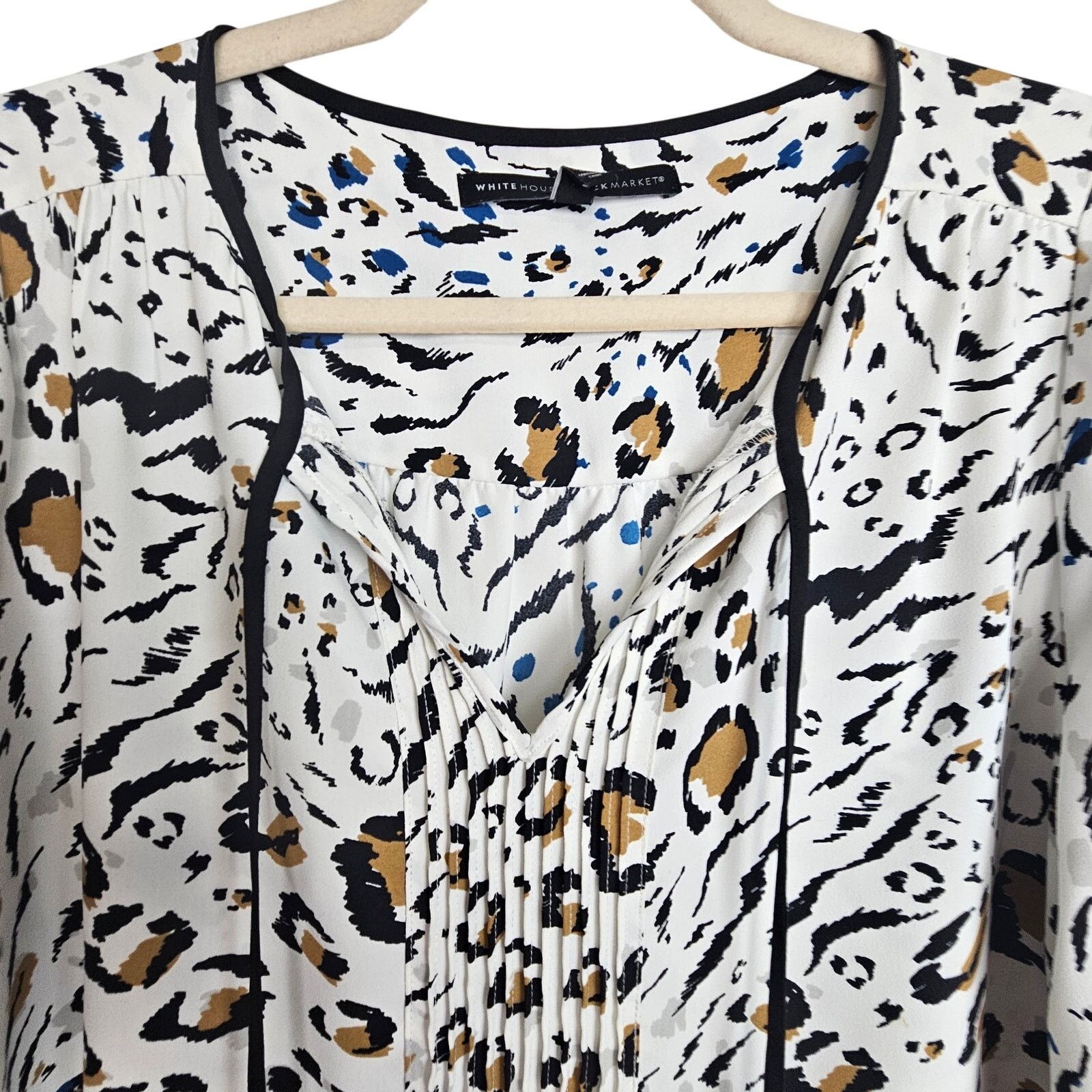 White House Black Market White House Black Market Women Animal Print Top XS Mob Wife Size XS / US 0-2 / IT 36-38 - 2 Thumbnail