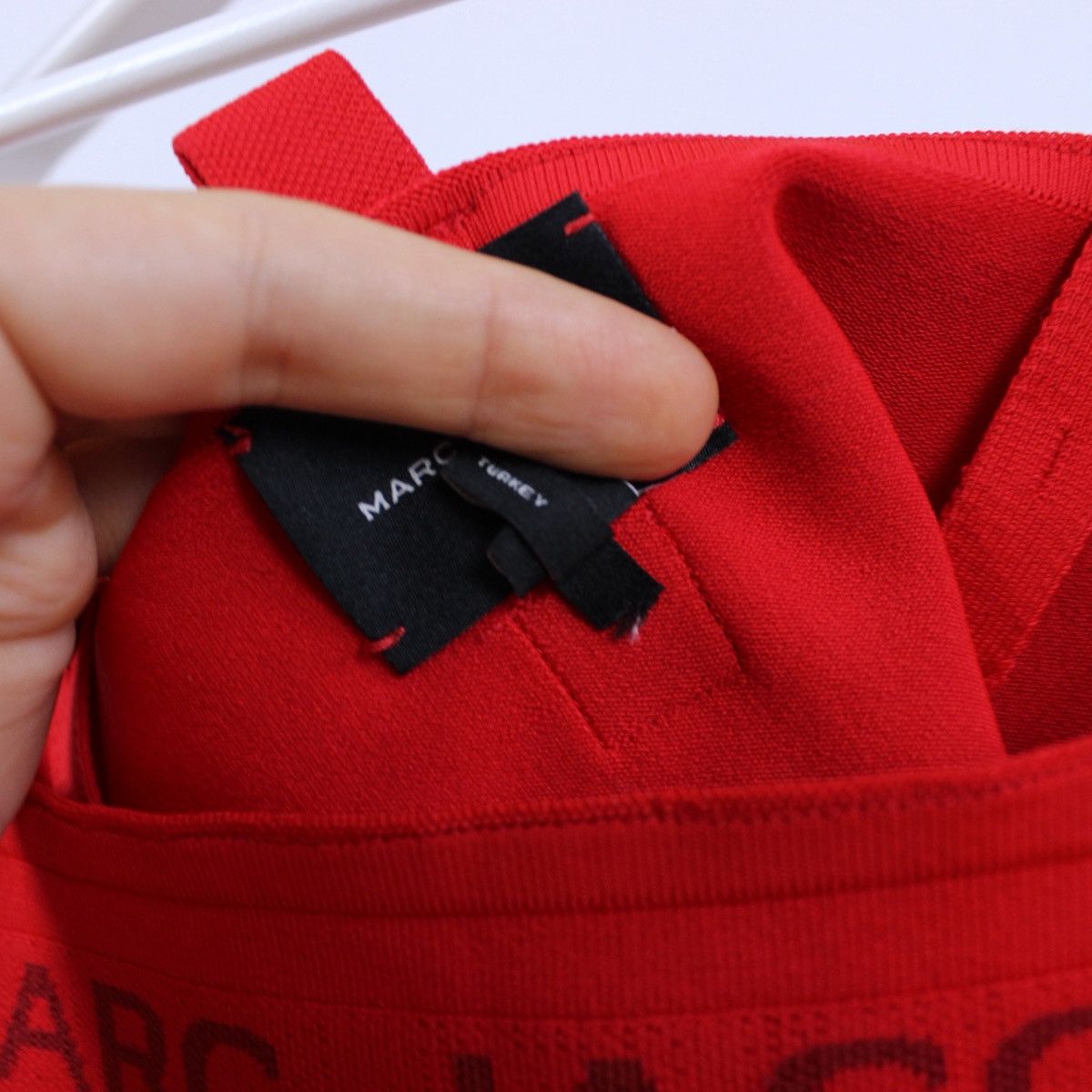 Marc Jacobs Marc Jacobs Red Knit Logo Crop Top Y2K Designer Tank Size S / US 4 / IT 40 - 4 Thumbnail