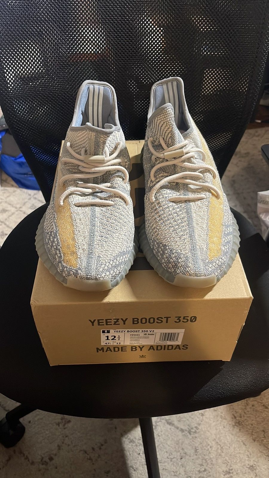 Adidas Yeezy Boost 350 V2 Israfi 12.5 Size US 12.5 / EU 45-46 - 2 Thumbnail