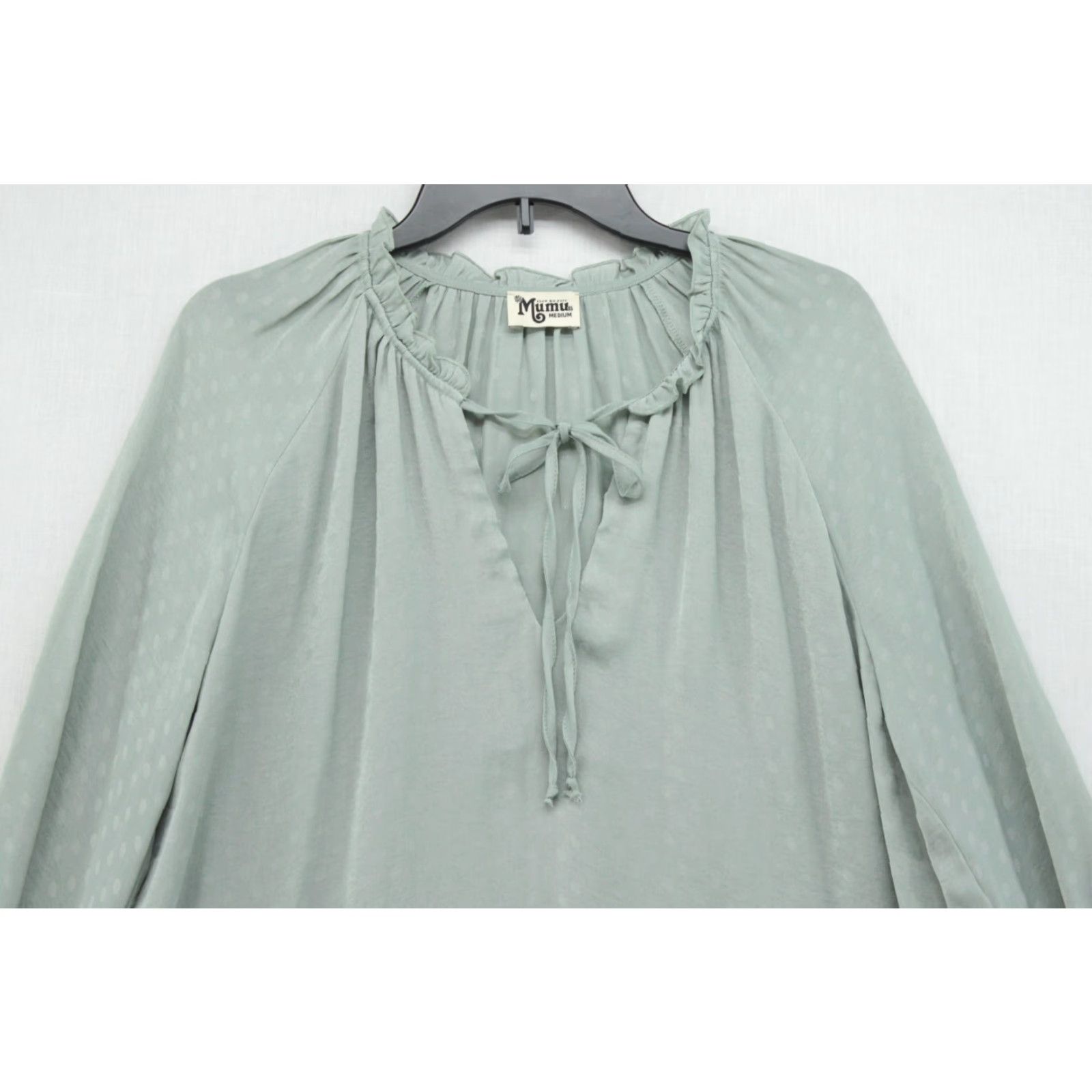 Show Me Your MuMu Show Me Your Mumu Charlene Tunic Top Women's M Green Polka Dot Tie-Sleeve V-Neck Pullover Blouse Casual/Business Women 90s? Size M / US 6-8 / IT 42-44 - 2 Thumbnail