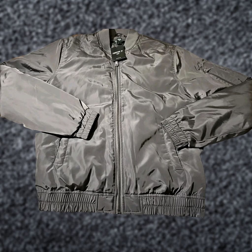 Forever 21 FOREVER 21 Jacket Mens Small Gray Puffer Bomber Varsity Full Zip Pockets Nwt FLaw Size US S / EU 44-46 / 1 - 1 Thumbnail