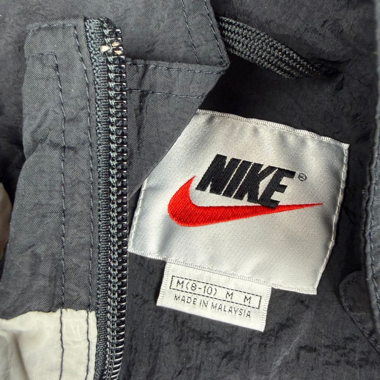 Nike Vintage Nike Windbreaker Jacket - Women's Size Medium Size M / US 6-8 / IT 42-44 - 3 Thumbnail