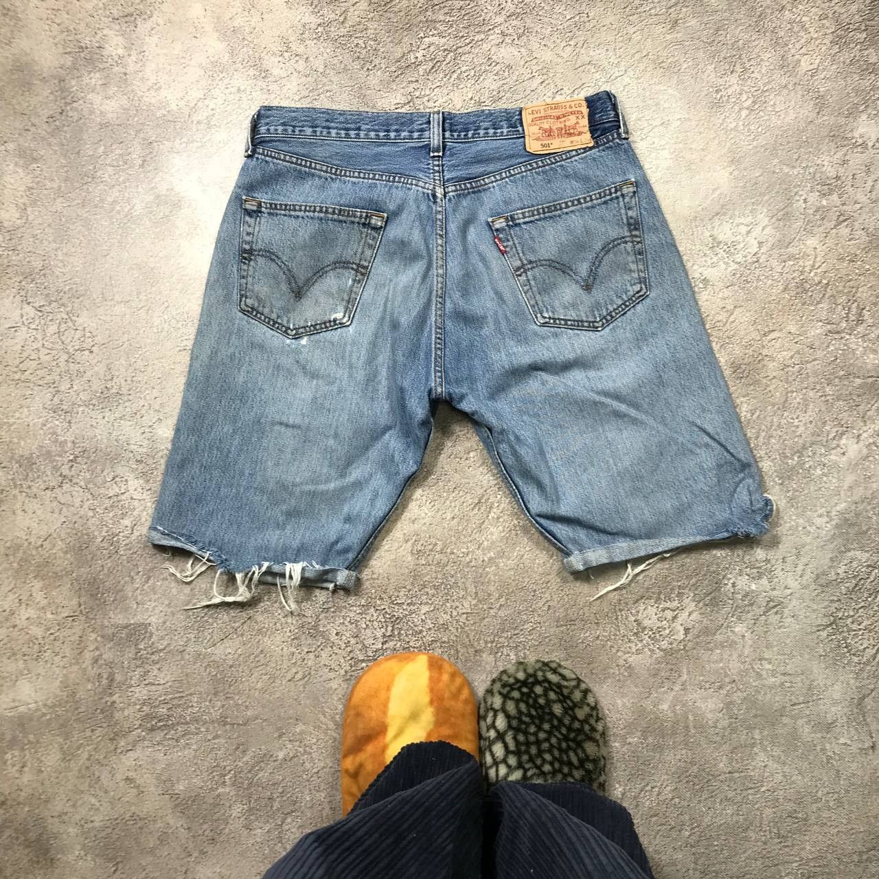 Vintage Vintage Levis Distressed Shorts Y2K Grunge Thrashed Boxy 34 Size US 34 / EU 50 - 1 Thumbnail