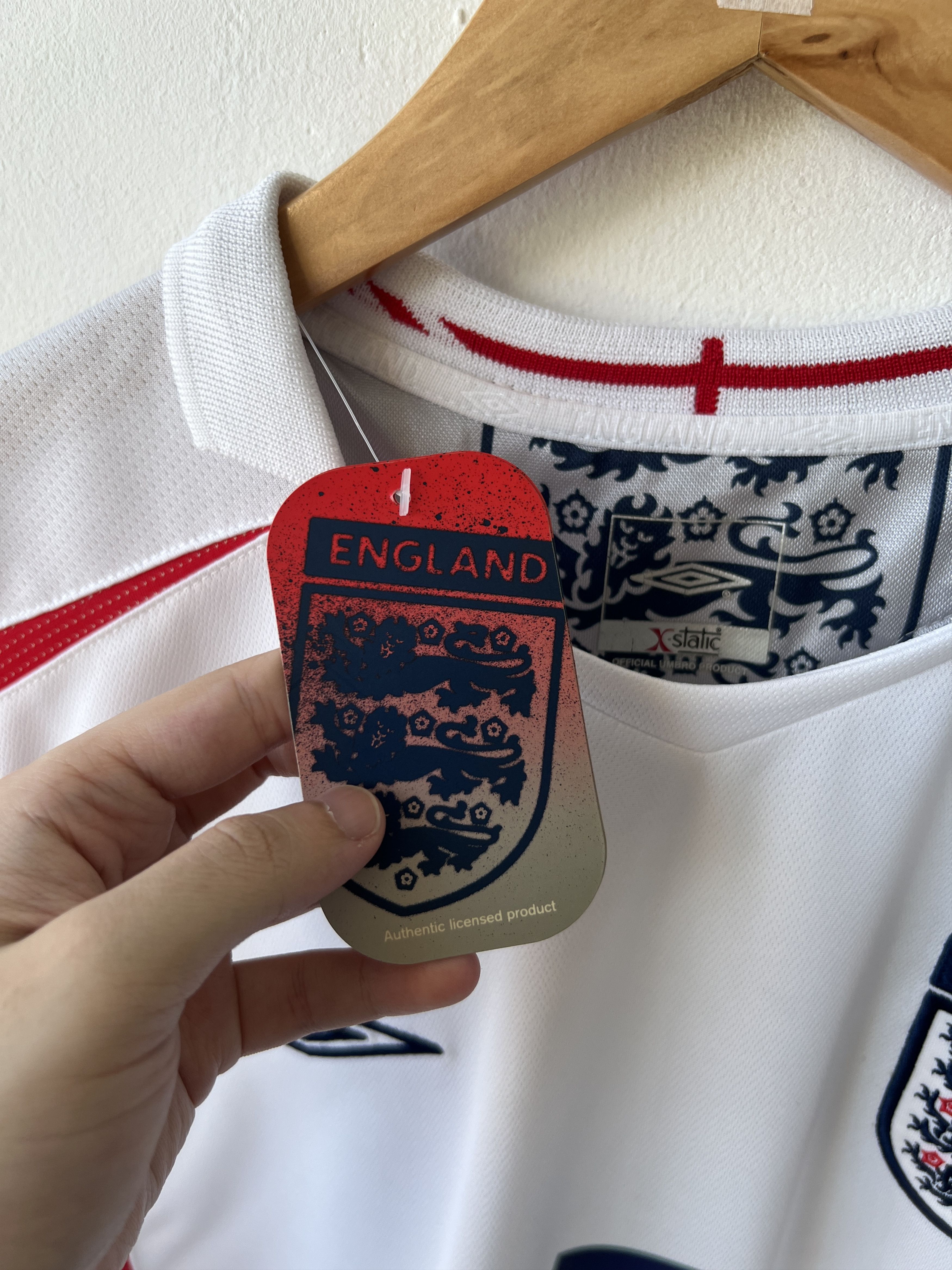 Umbro (L) England 2005-07 Home Kit Beckham #7 (NEW) Size US L / EU 52-54 / 3 - 4 Thumbnail