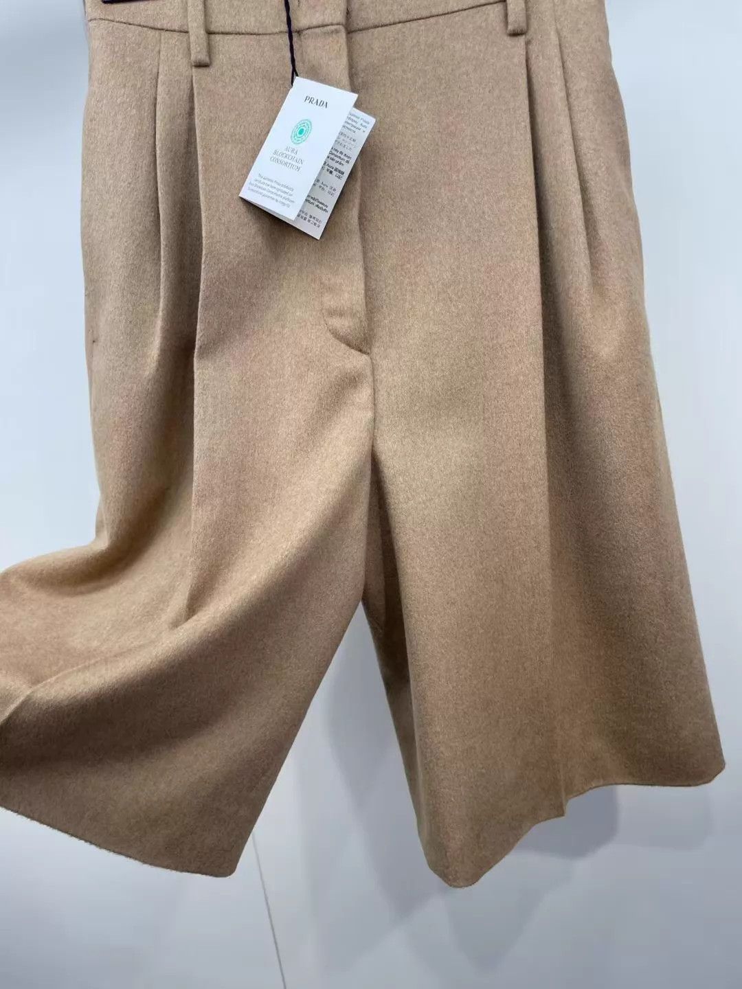 Prada Prada 24 Camel Hair Wide Leg Short 36 99New w/Tags Size 25" / US 0 / IT 36 - 4 Thumbnail