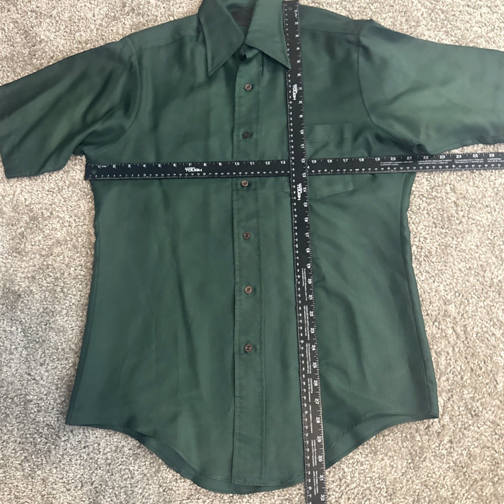 Van Heusen VINTAGE Van Heusen Hampshire House Green Satin Button-Up Shirt L 15 Unisex Adults 70s Short Sleeve Mens Womens Size US L / EU 52-54 / 3 - 6 Thumbnail