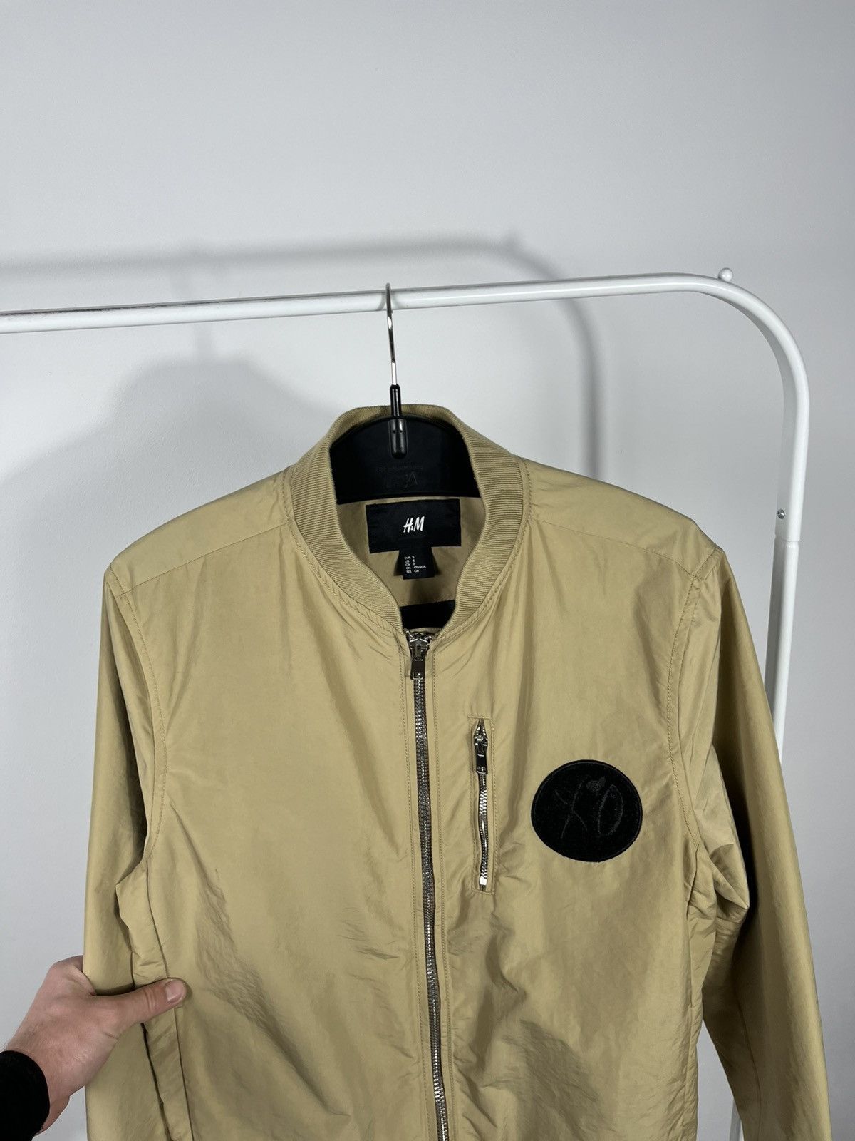 H&M H&M XO Bomber Jacket Beige Full Zip Streetwear Size US S / EU 44-46 / 1 - 11 Thumbnail
