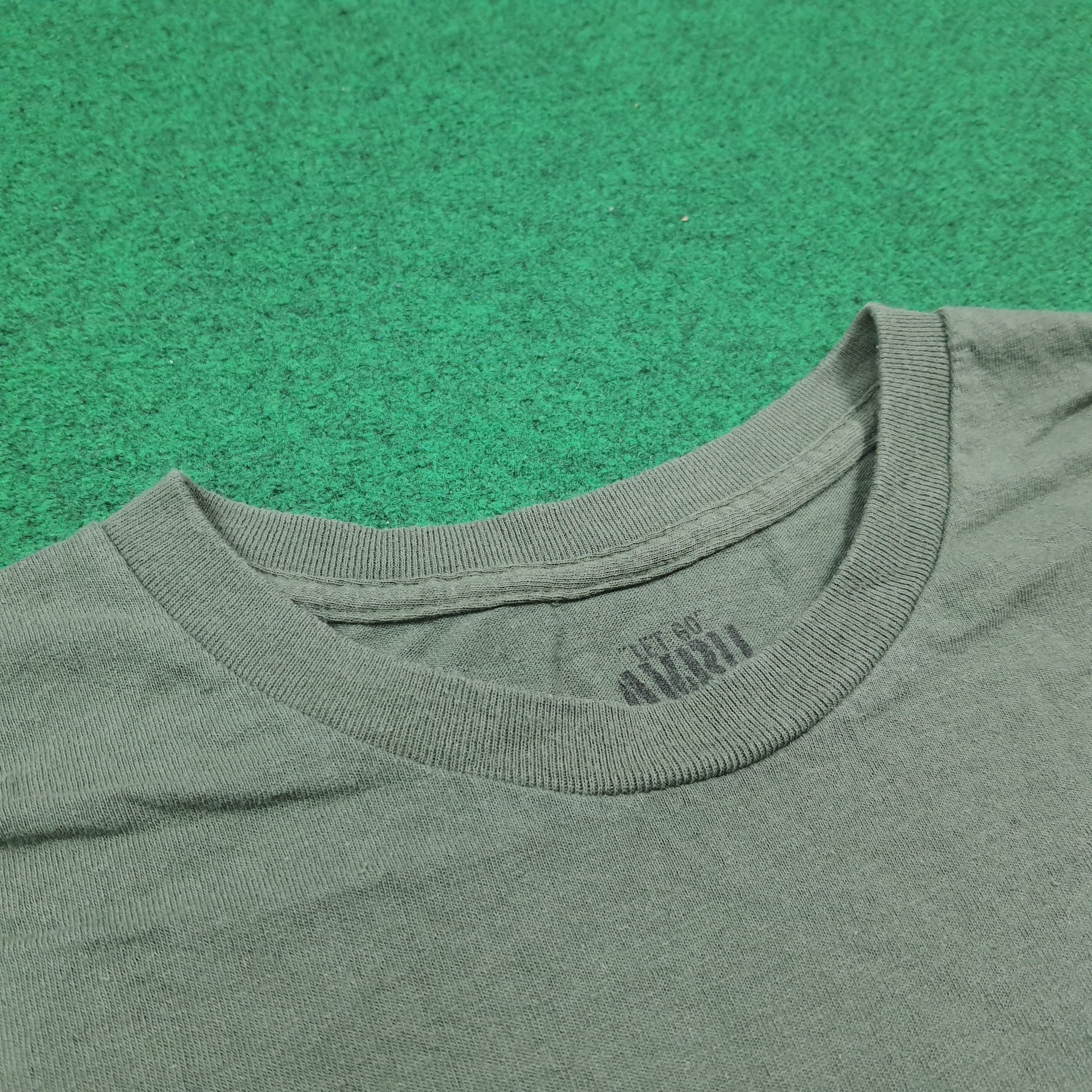 Vintage Vintage Avril Lavigne Let Go Album Cover Merch Tees C285N79 Size US XL / EU 56 / 4 - 4 Thumbnail