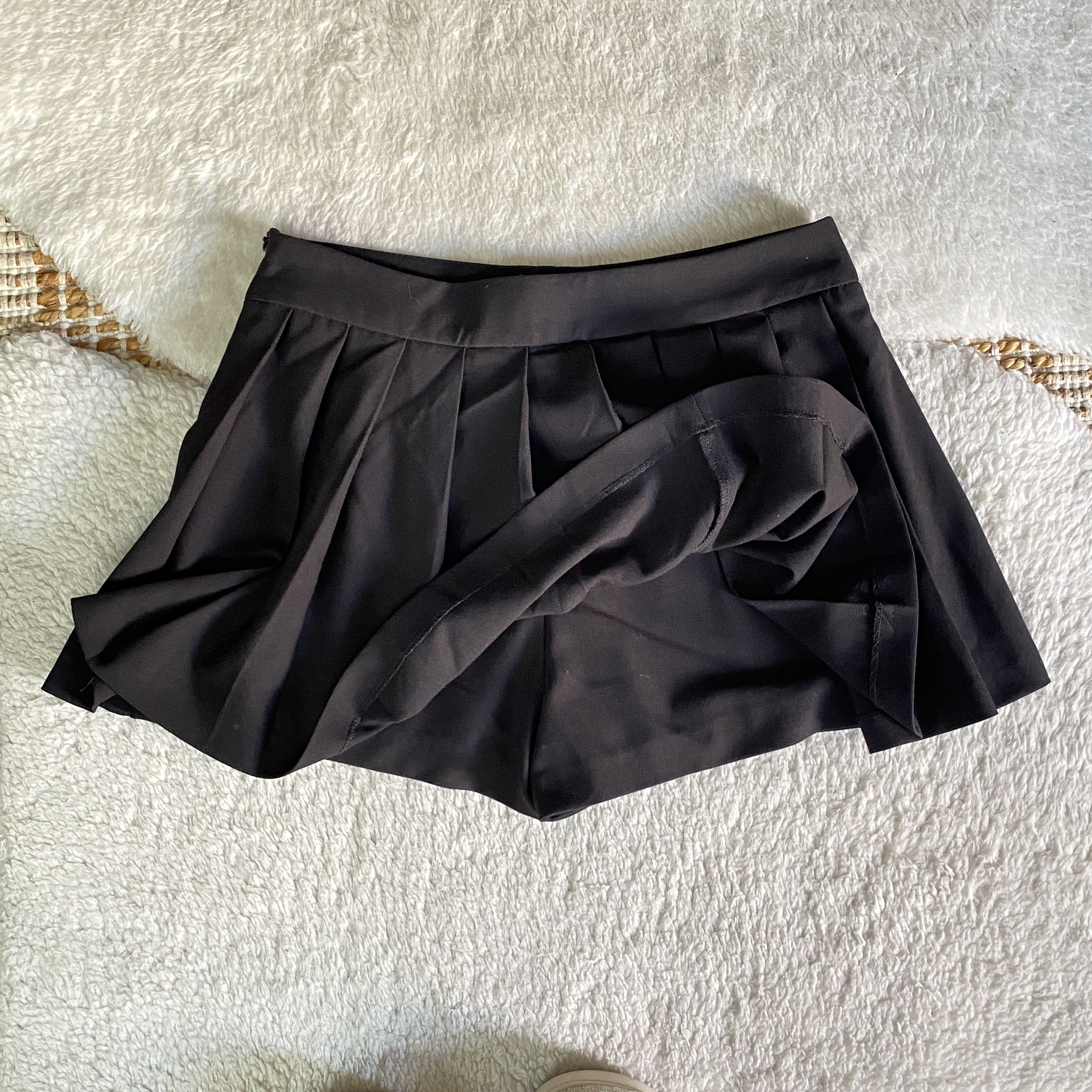 Zara ZARA Black Pleated Mini Skort Skirt with Inner Shorts Size 26" / US 2 / IT 38 - 3 Thumbnail