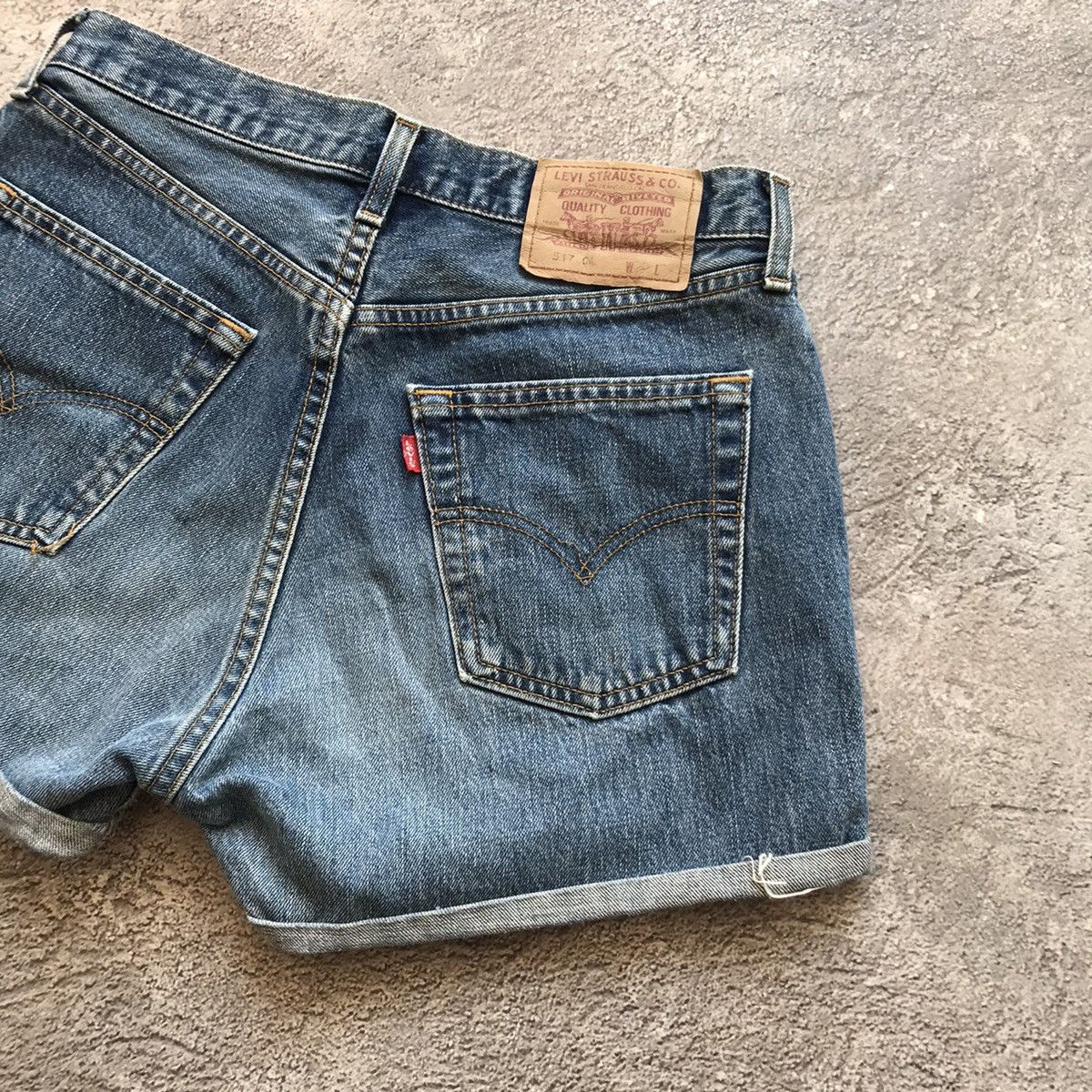 Vintage Vintage 90s Levis Distressed Shorts Sun Faded Grunge Slim 30 Size 30" / US 8 / IT 44 - 5 Thumbnail