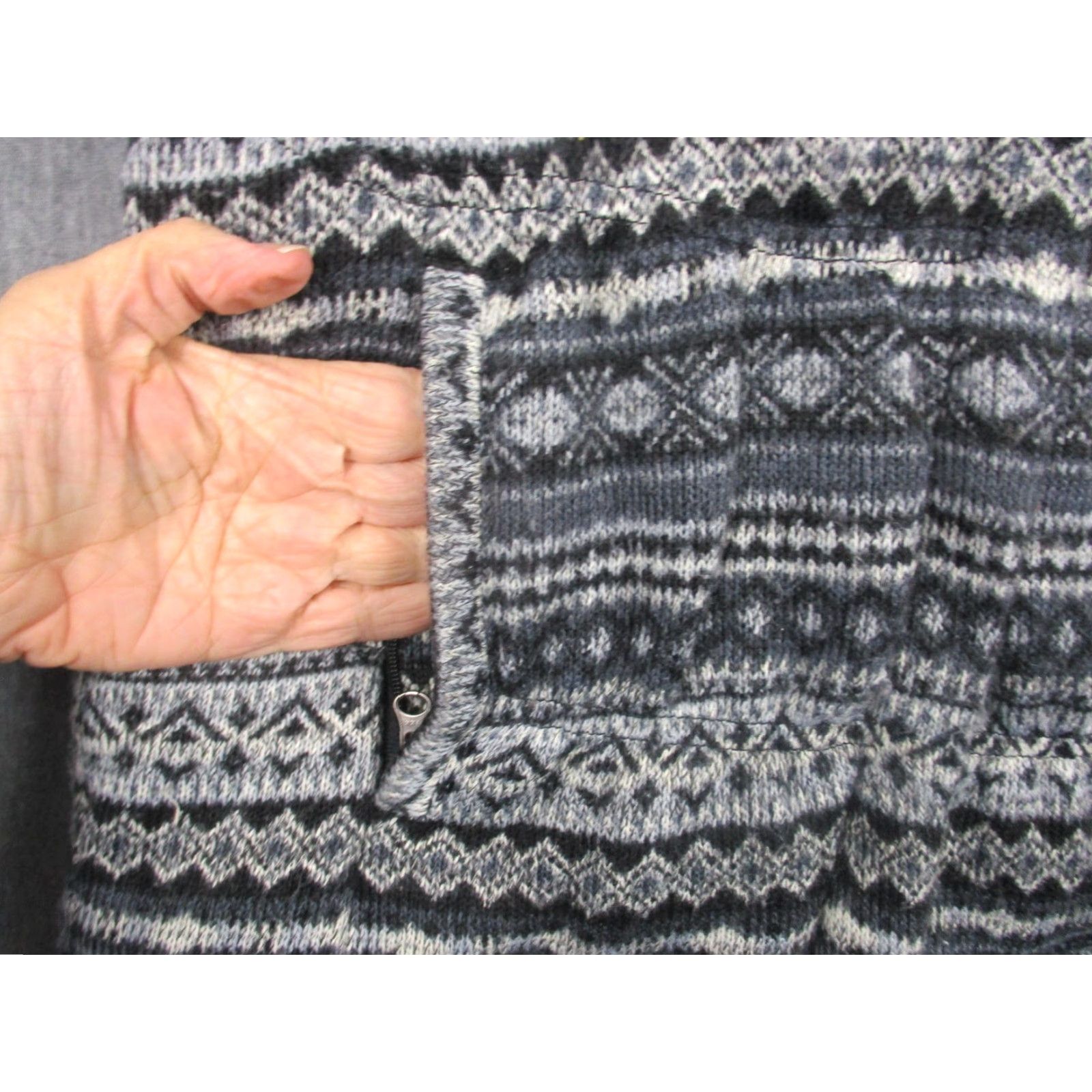 Athleta Athleta Vest Womens Small Gray Fair Isle Knit Funnel Collar Puffer Sweater Size S / US 4 / IT 40 - 2 Thumbnail