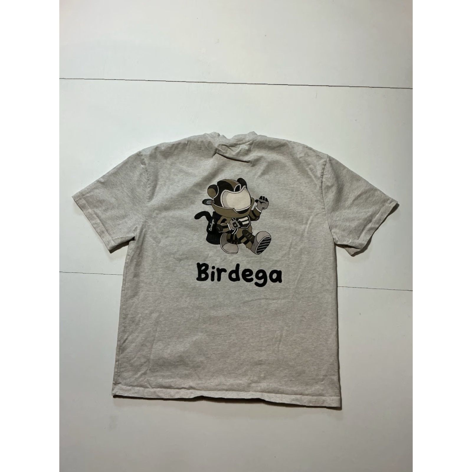 Market Birdega Market Golf Caddy Graphic Gray Heavyweight Crewneck S/S T-Shirt L Mens Gray 50 Chest 31 Length Vintage? (No N/A) Size US L / EU 52-54 / 3 - 3 Thumbnail