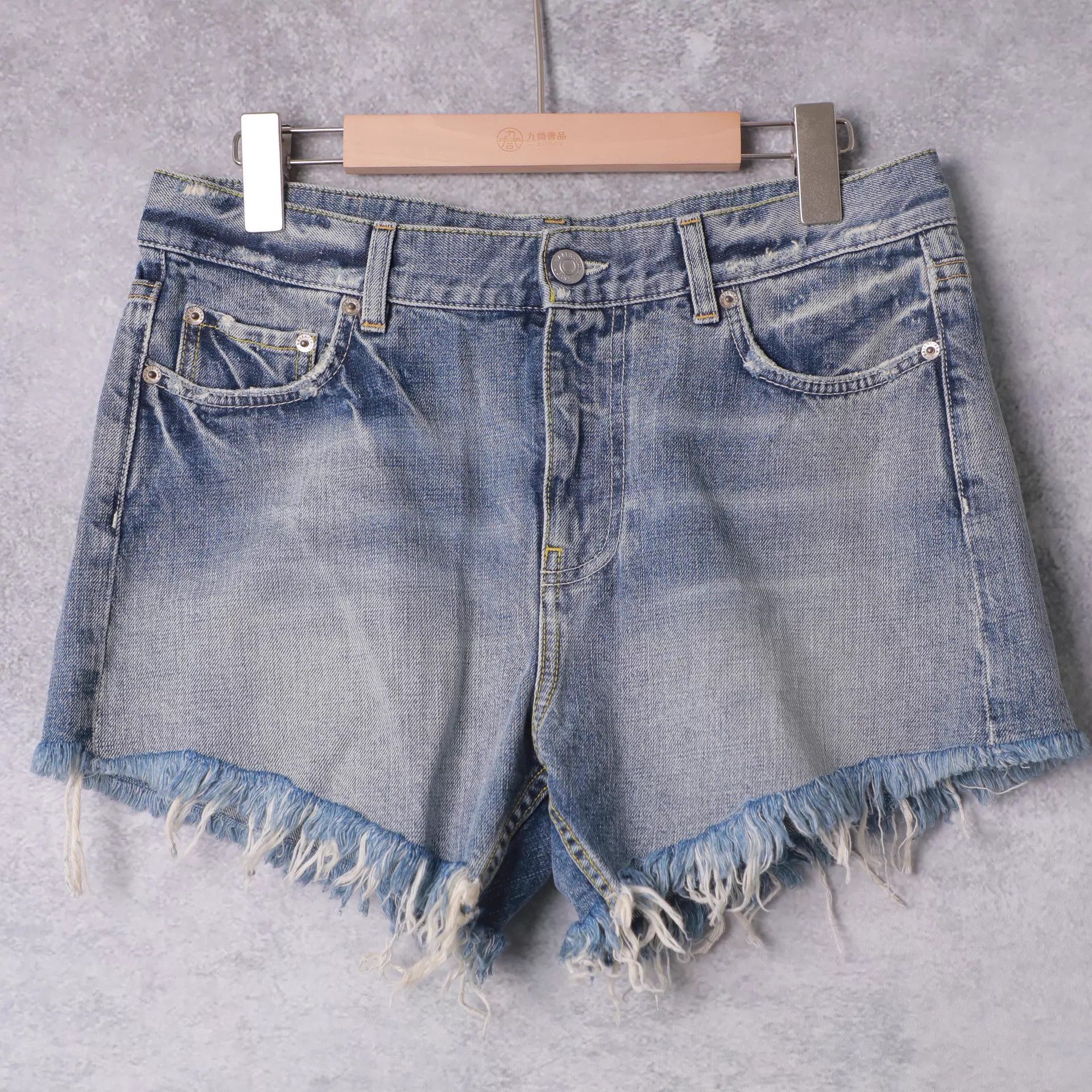 Balenciaga Balenciaga Shorts 28 Size 28" / US 6 / IT 42 - 1 Thumbnail