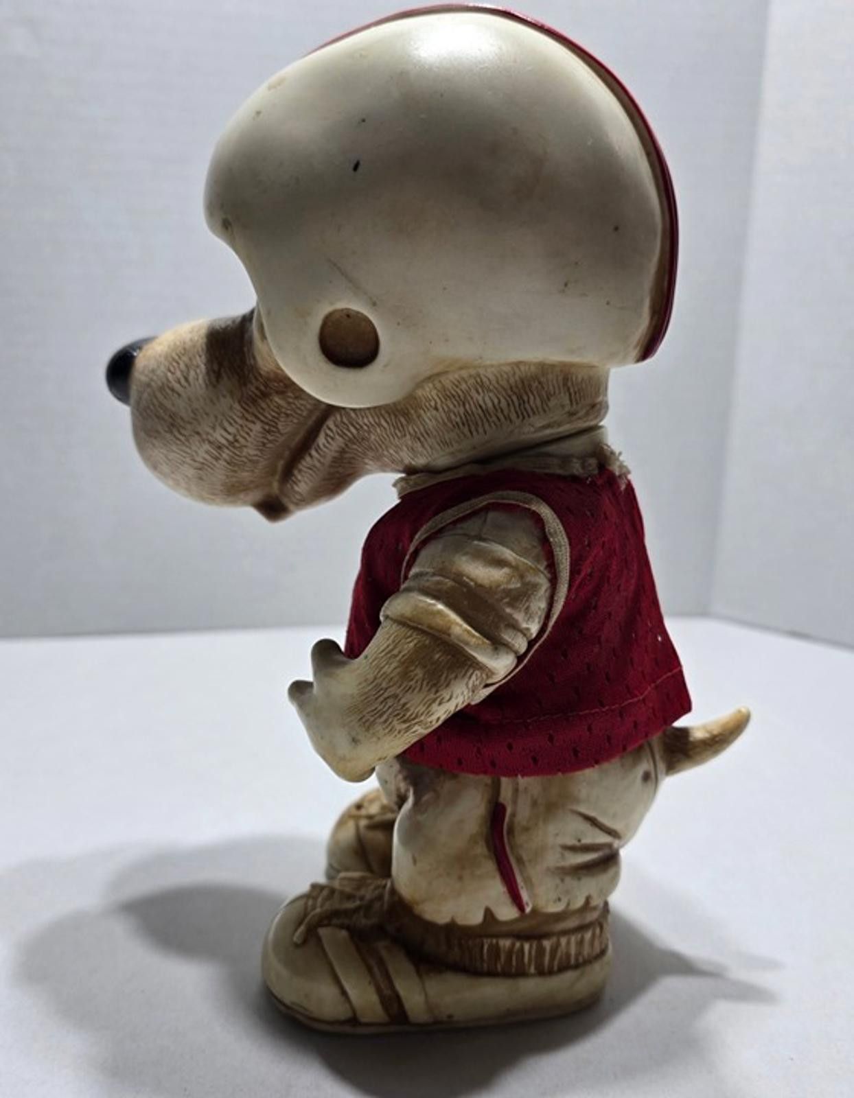 Other Vintage 1977: Creative Mfg Inc Dog Football Player Coin Bank Size ONE SIZE - 5 Thumbnail